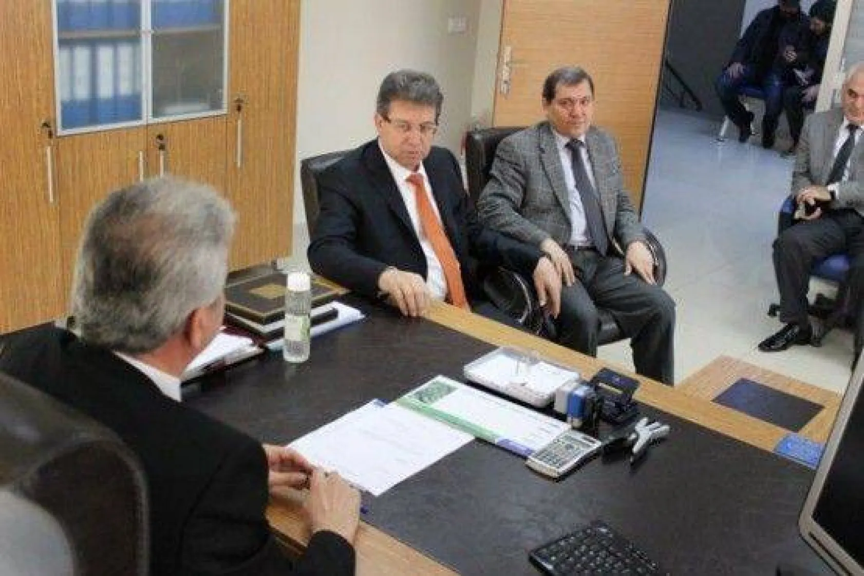 Sert ziyaretlerini hız kesmeden sürdürüyor