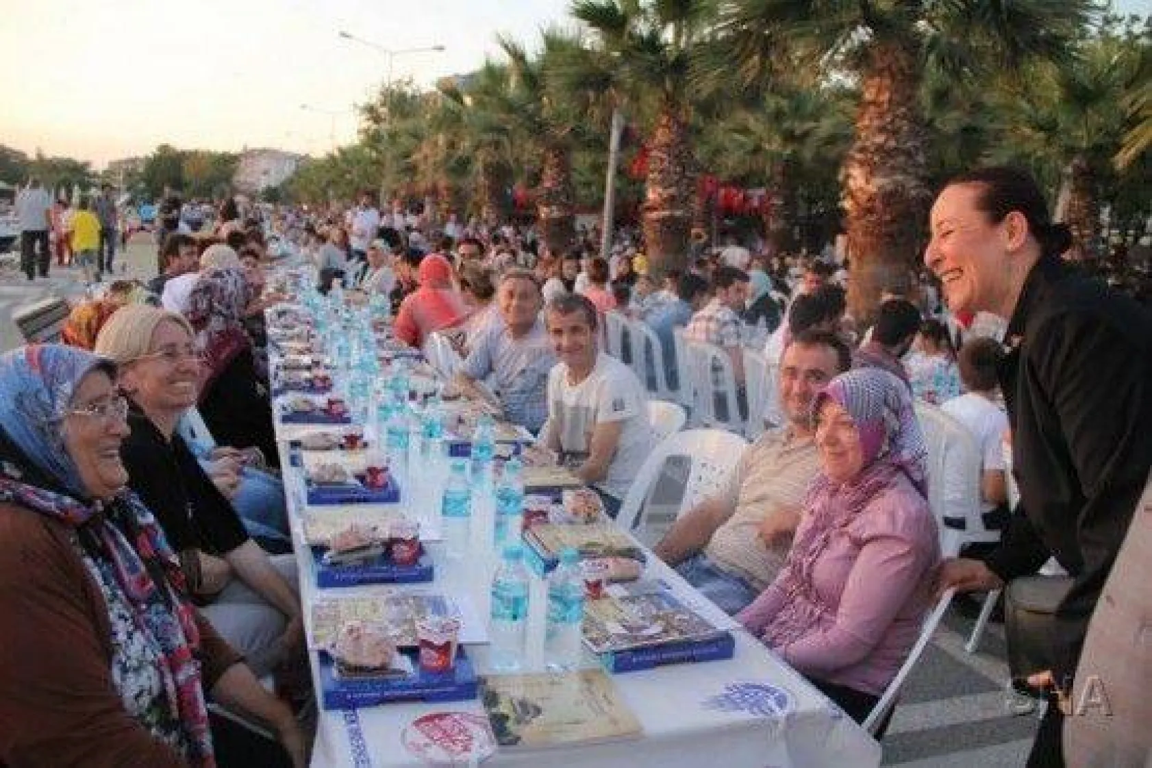 Silivri Sahilinde 12 Bin Kişi Birlikte İftar Açtı