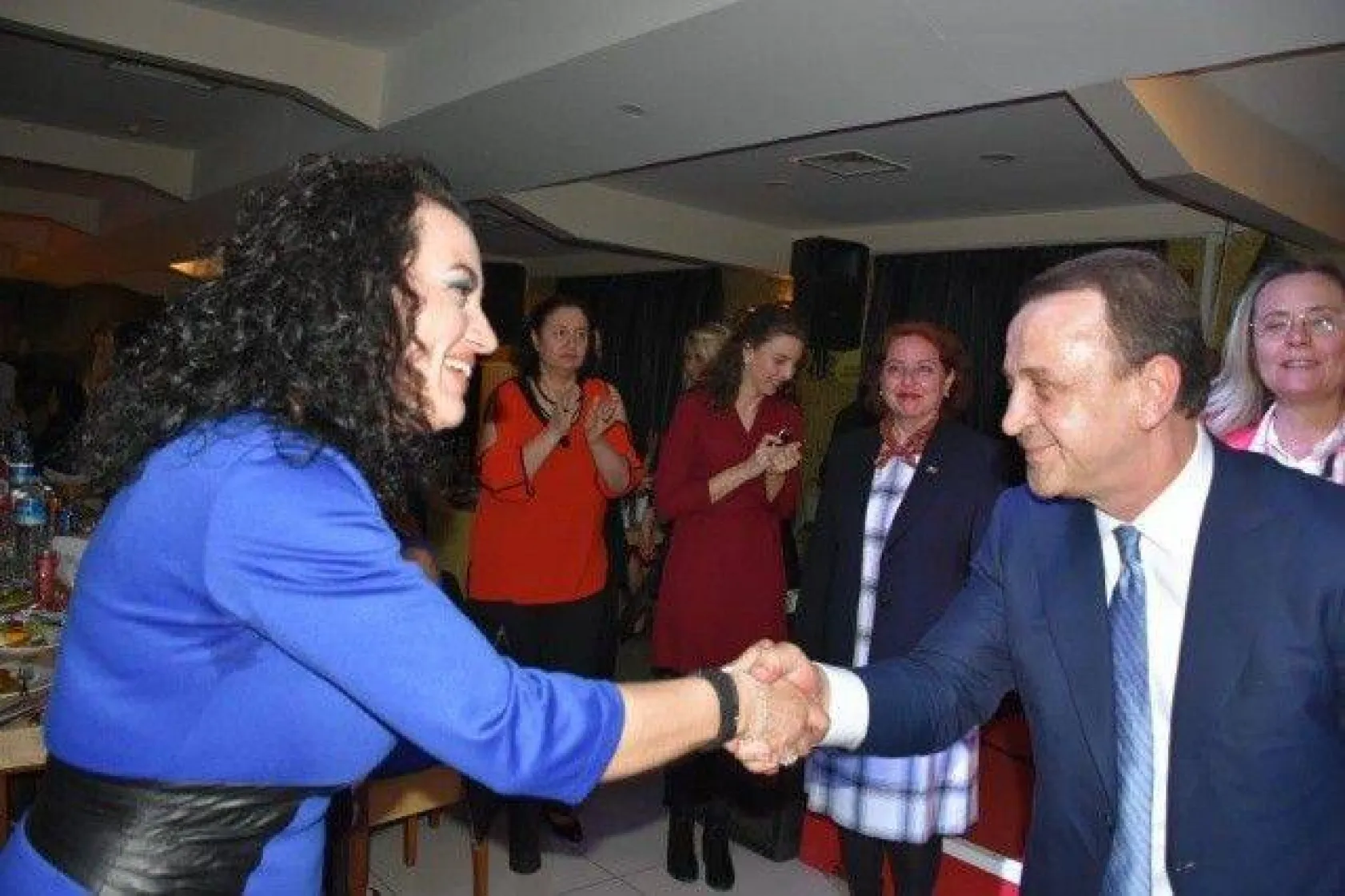 Kadınlardan Işıklar'a Sevgi Seli