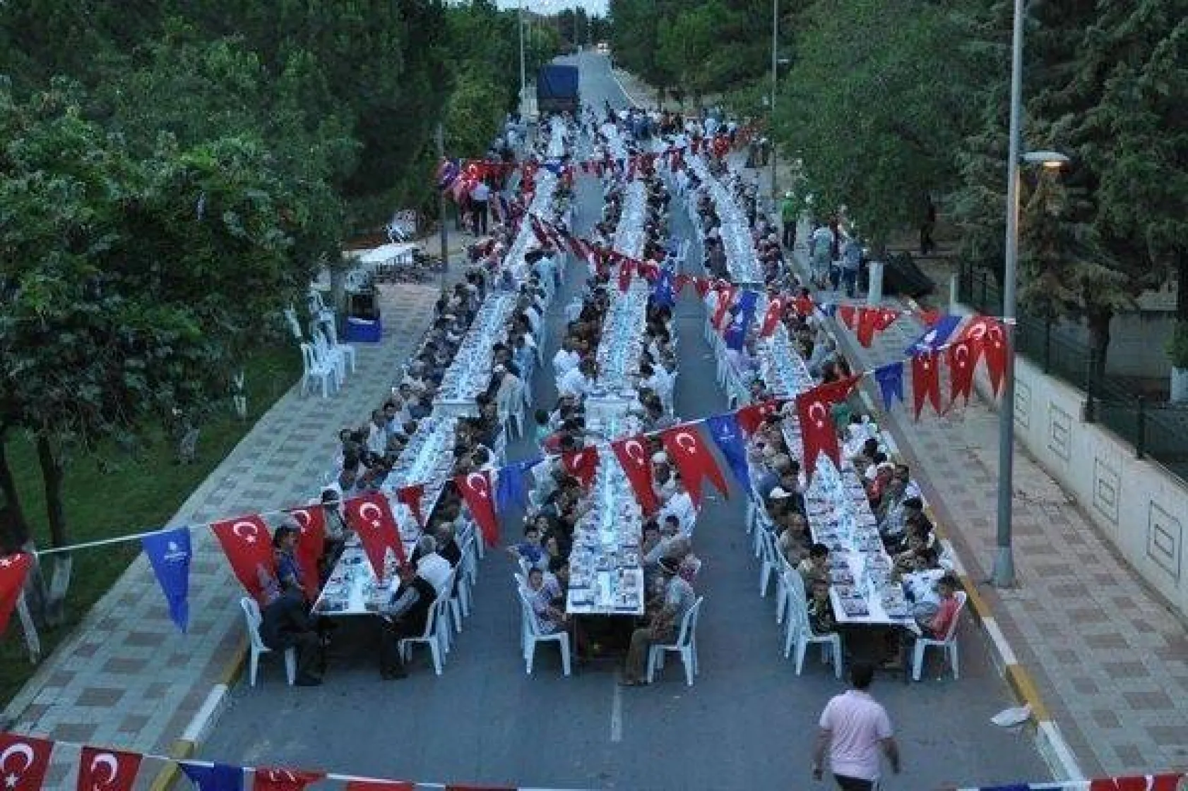 Değirmenköy'de Gönül Sofraları Kuruldu