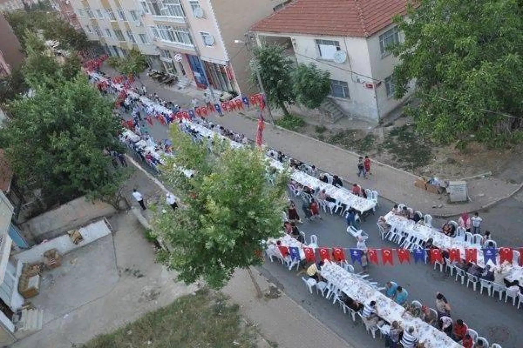 Vefa İftarına 2 Vekil 4 Bin Vatandaş Katıldı