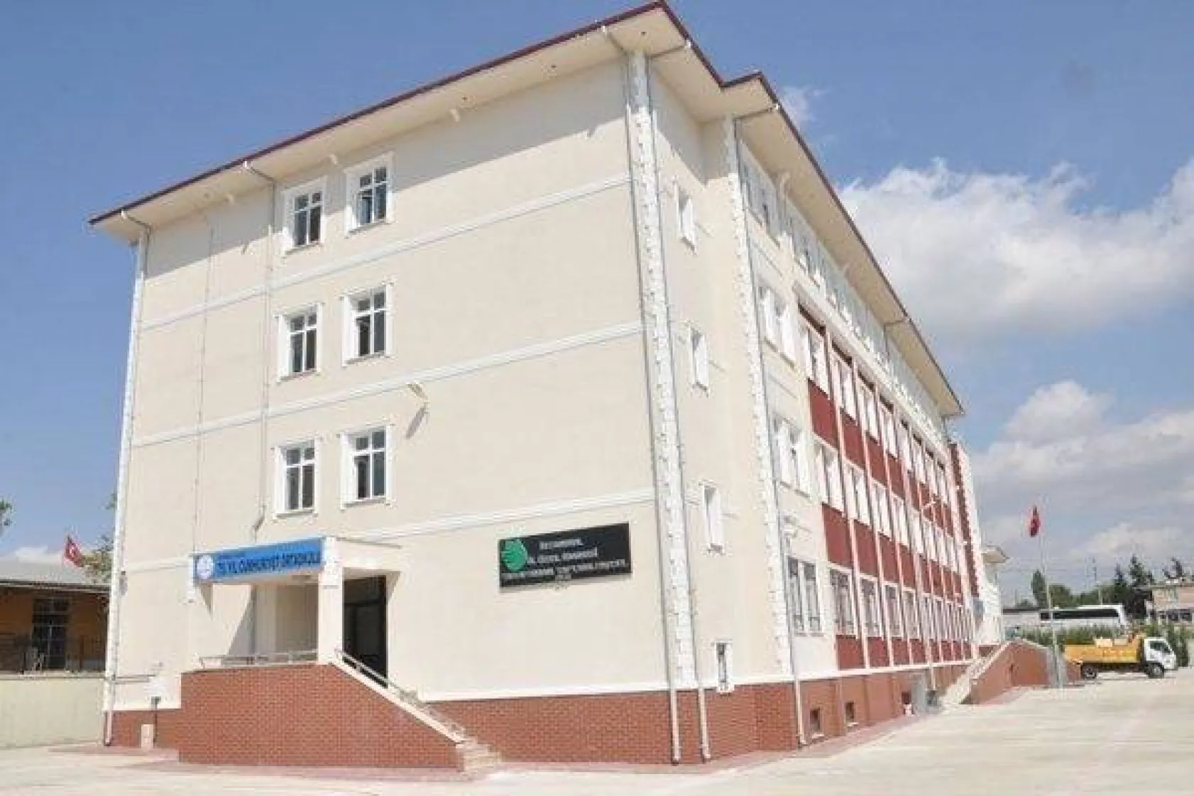 Siyasi Hayatımda En Mutlu Olduğum Hizmet Okullar