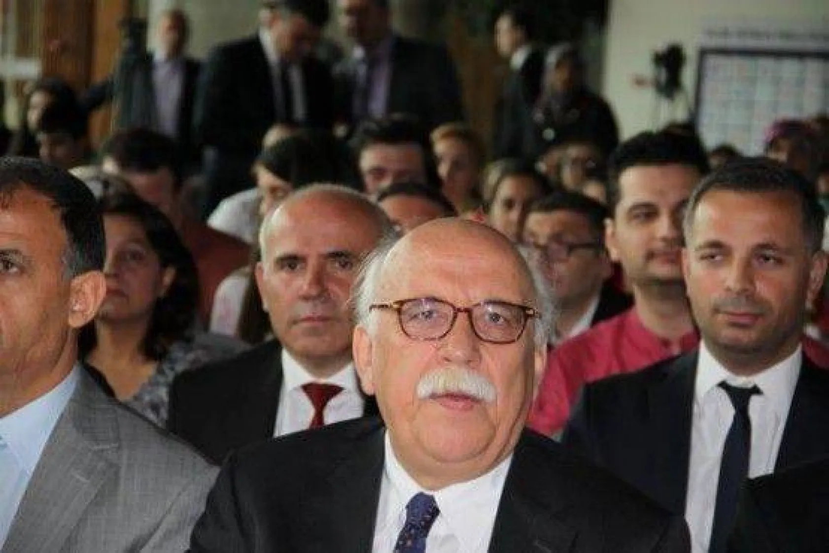 Bakan Avcı, Özel Bireylerin Yanında