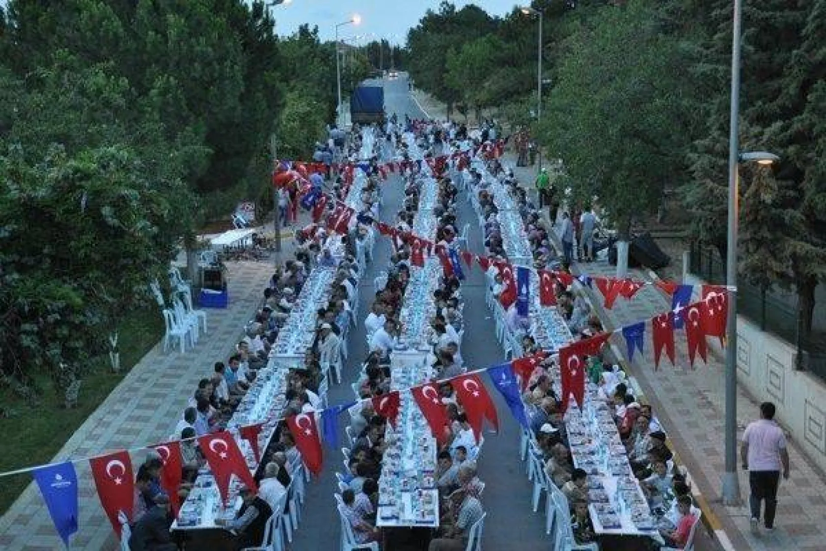 Değirmenköy'de Gönül Sofraları Kuruldu