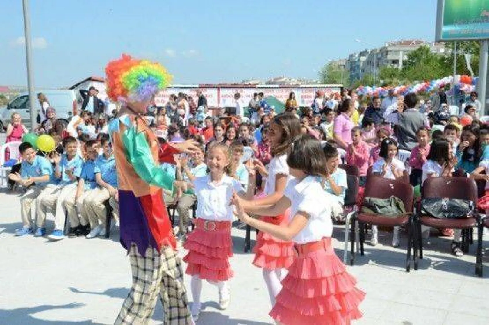 Mezuniyet coşkusu sürüyor