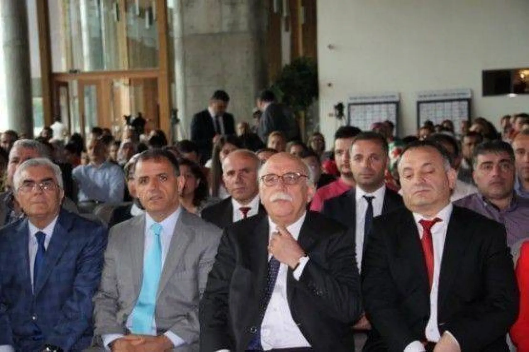 Bakan Avcı, Özel Bireylerin Yanında