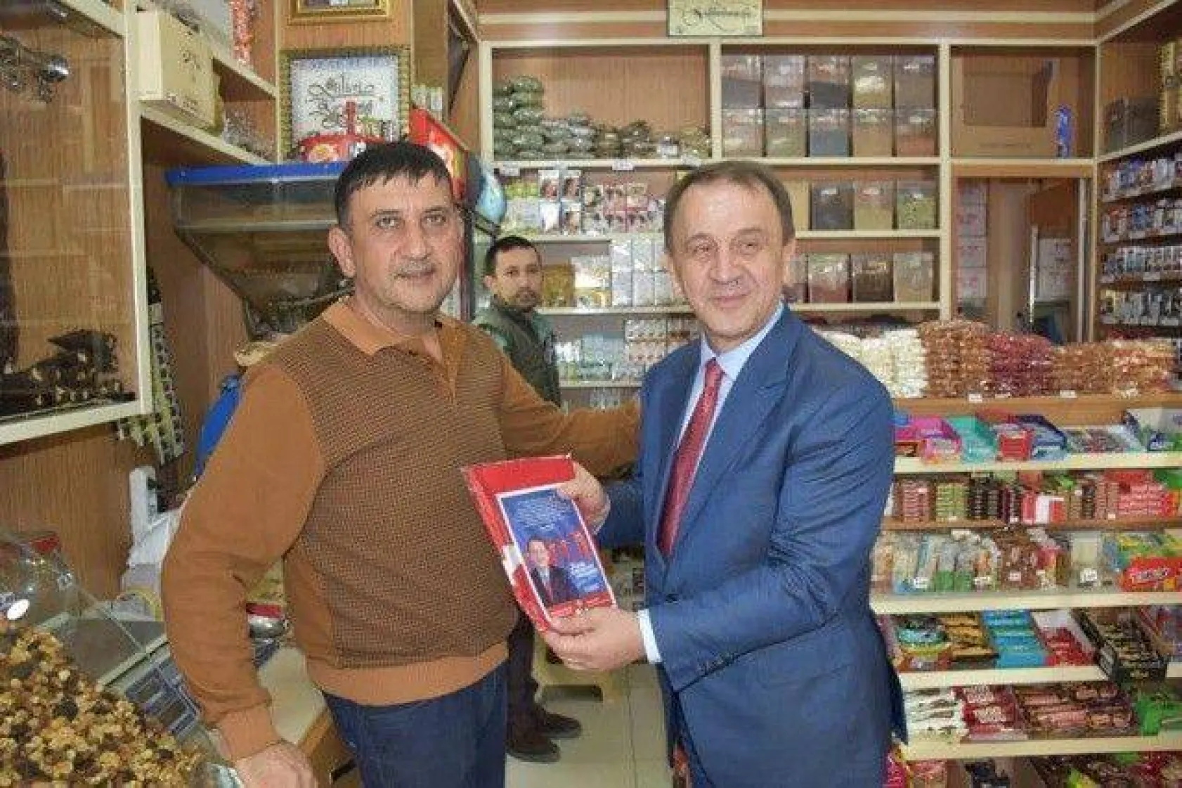 Bayram bayrakları Işıklar'dan