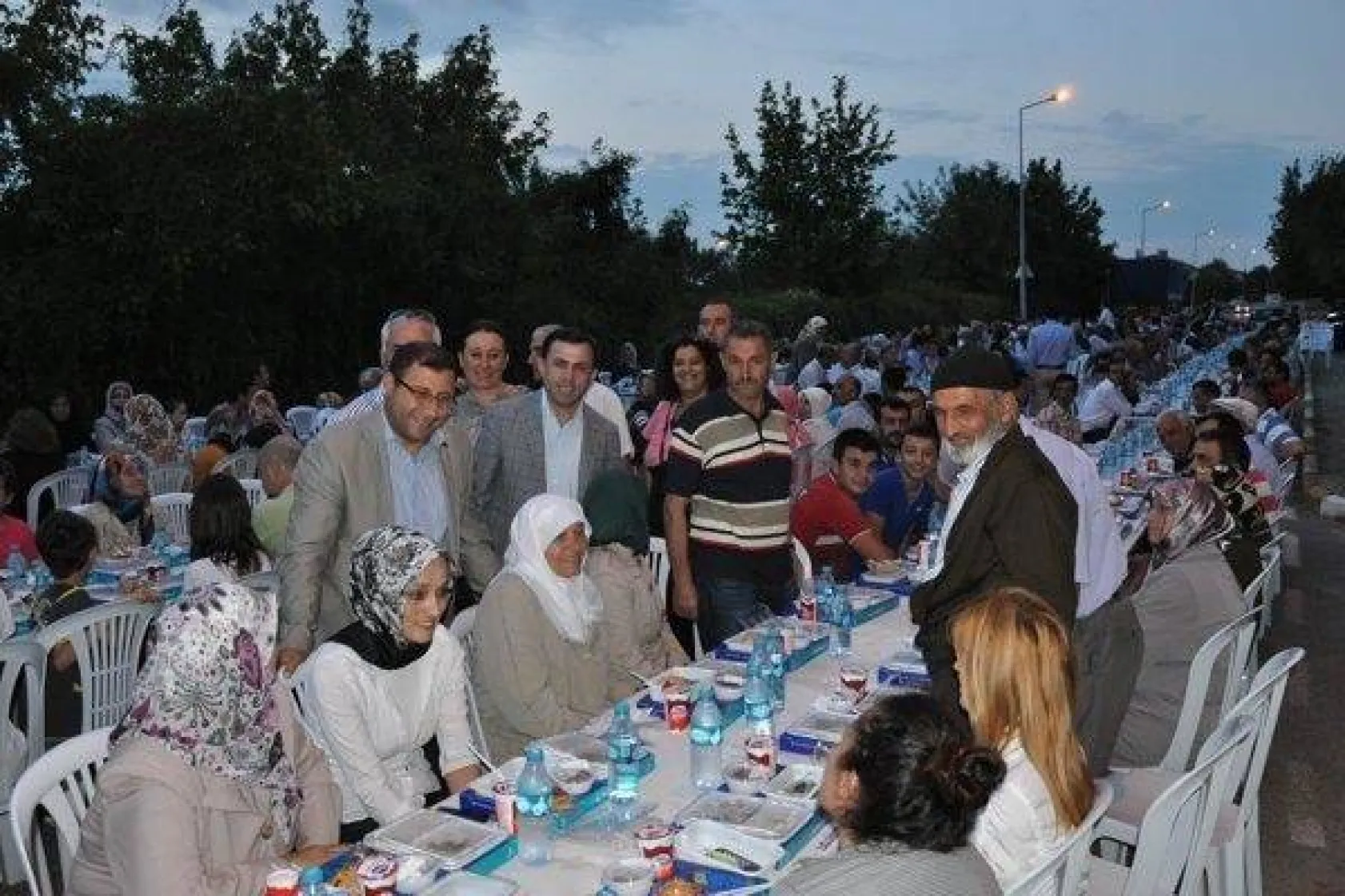 Değirmenköy'de Gönül Sofraları Kuruldu