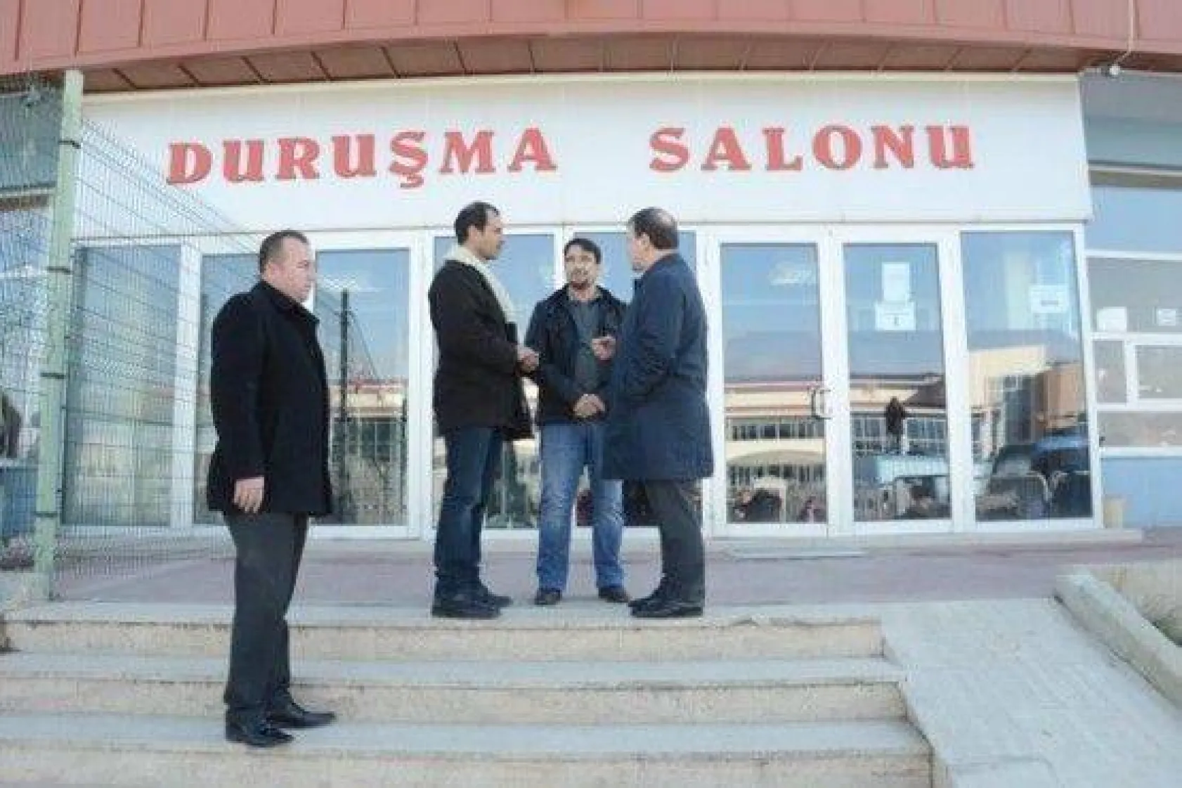 Işıklar Tutuklu Gazetecileri Yalnız Bırakmadı