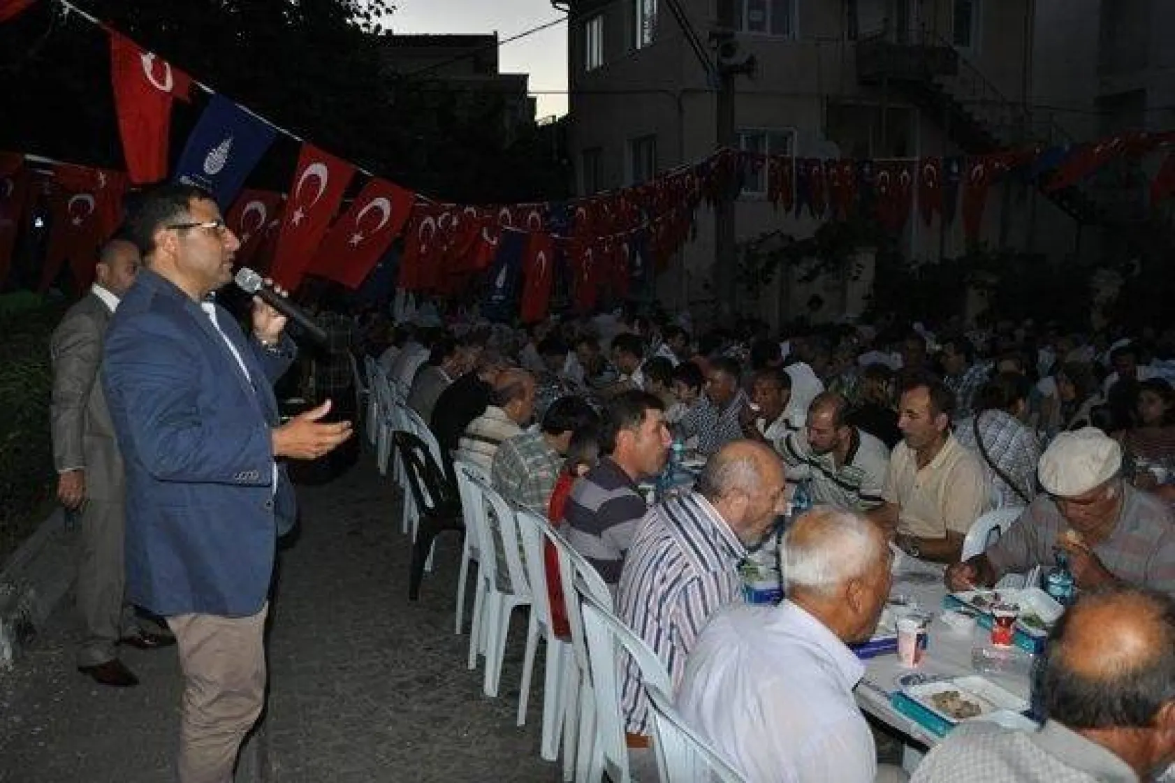 Fatih Mahallesinde 2 Bin 500 El Semaya Açıldı