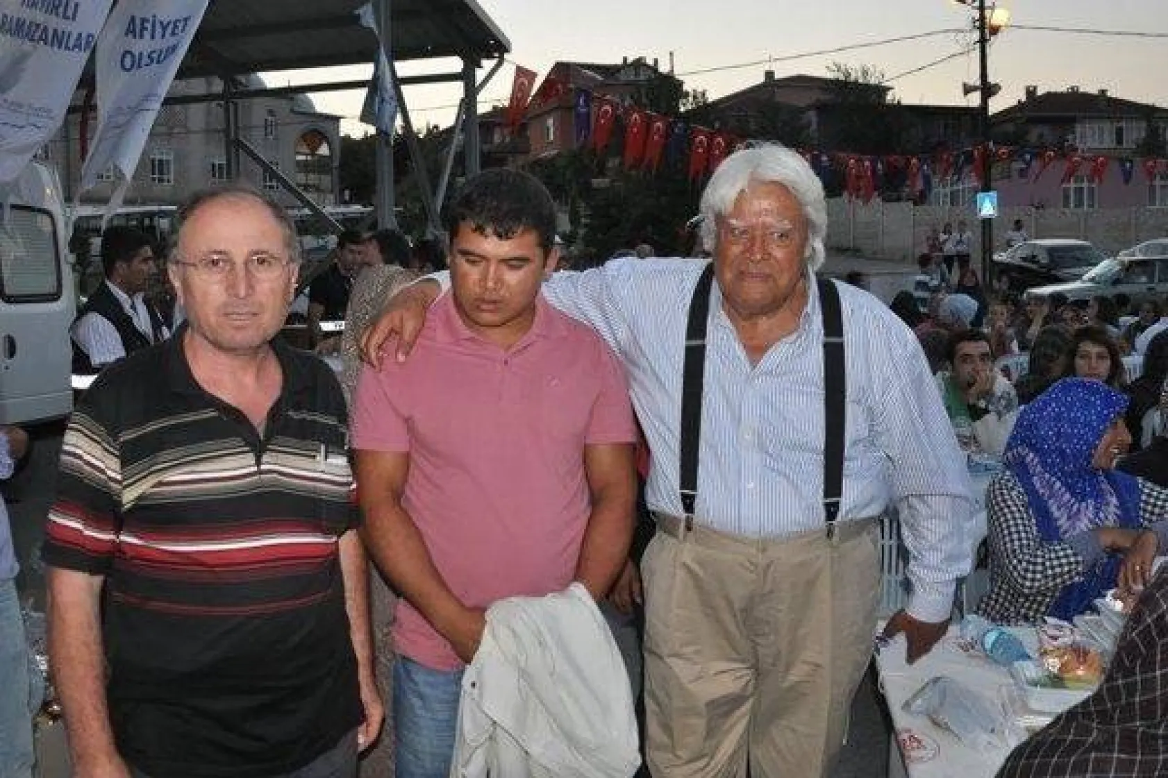 Cüneyt Arkın Danamandıra İftarındaydı