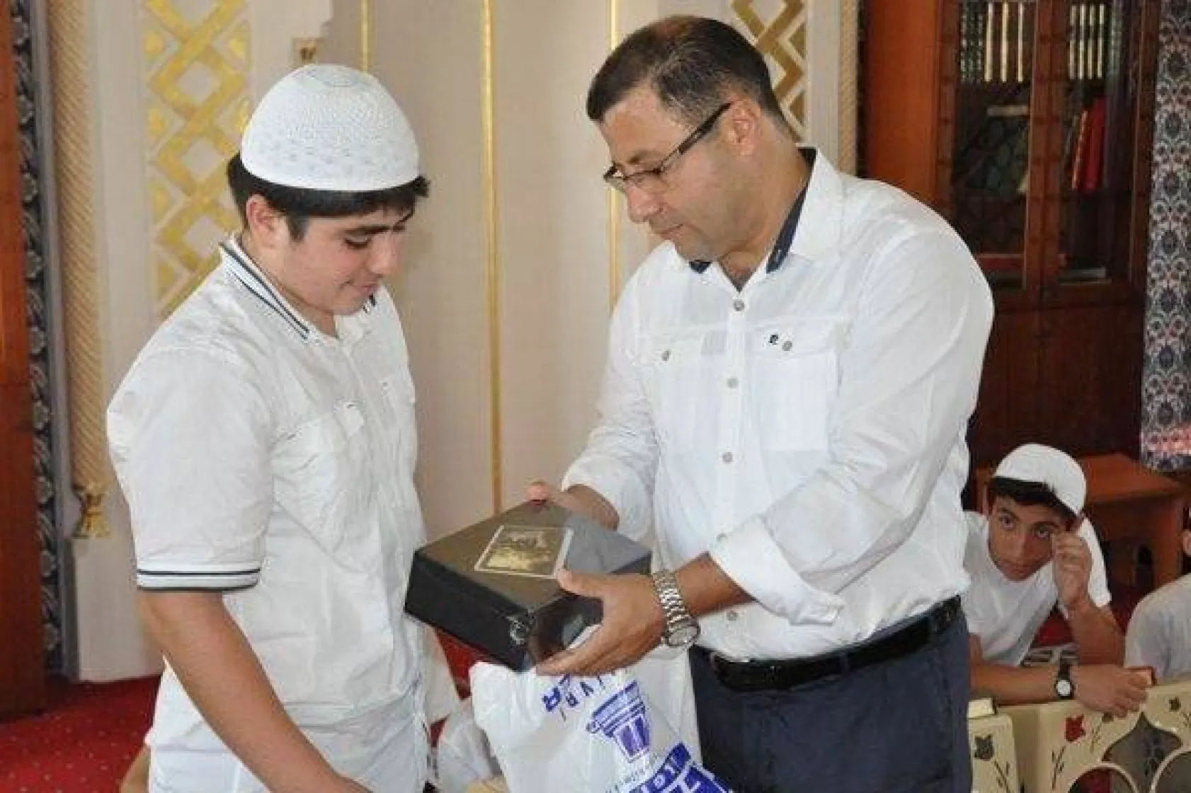 Kuran Kursu Birincilerine Tablet