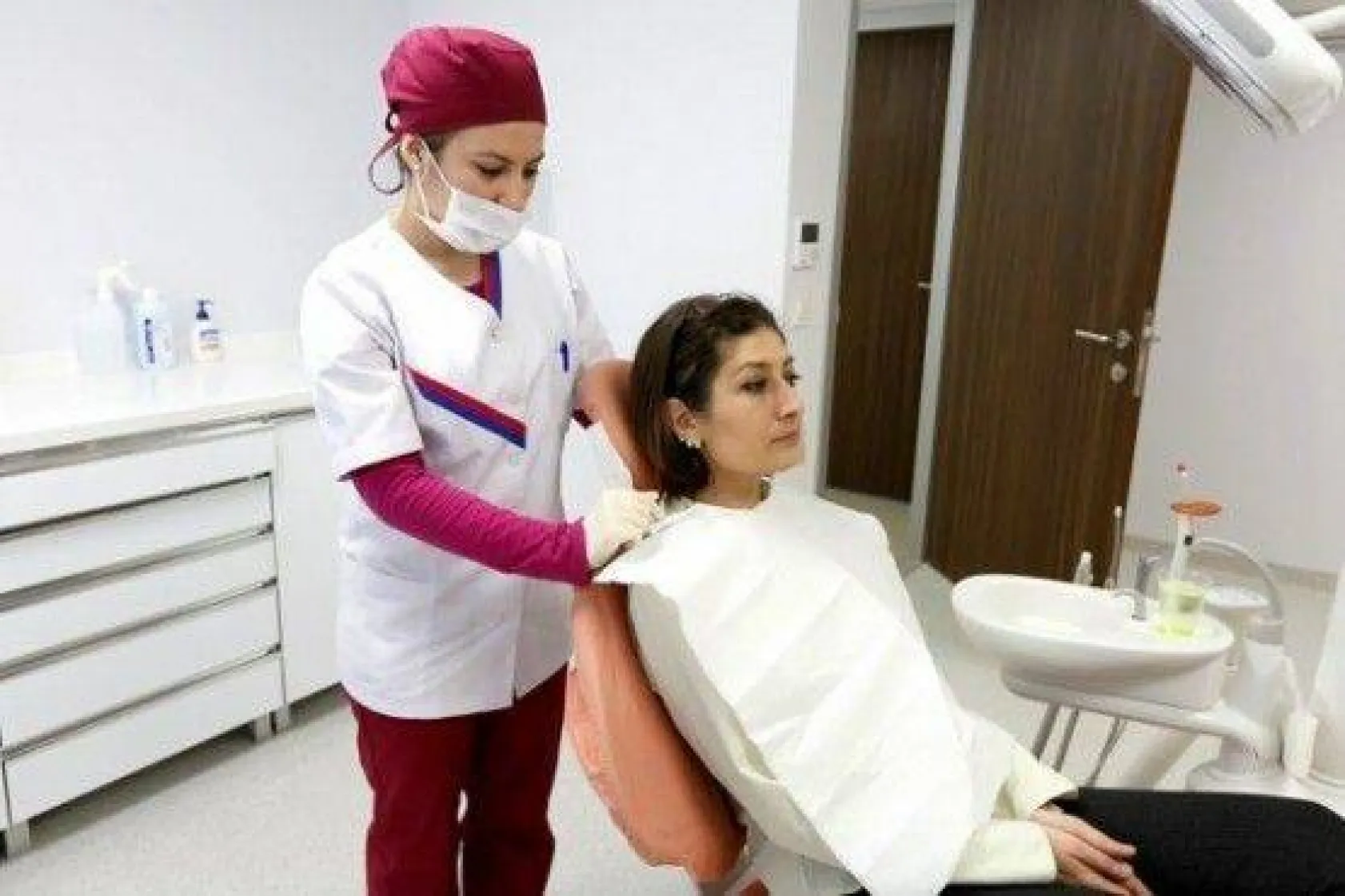 İstanbul Aydın Üniversitesi Diş Hekimliği Fakültesi'nden Hizmet Hastanesi