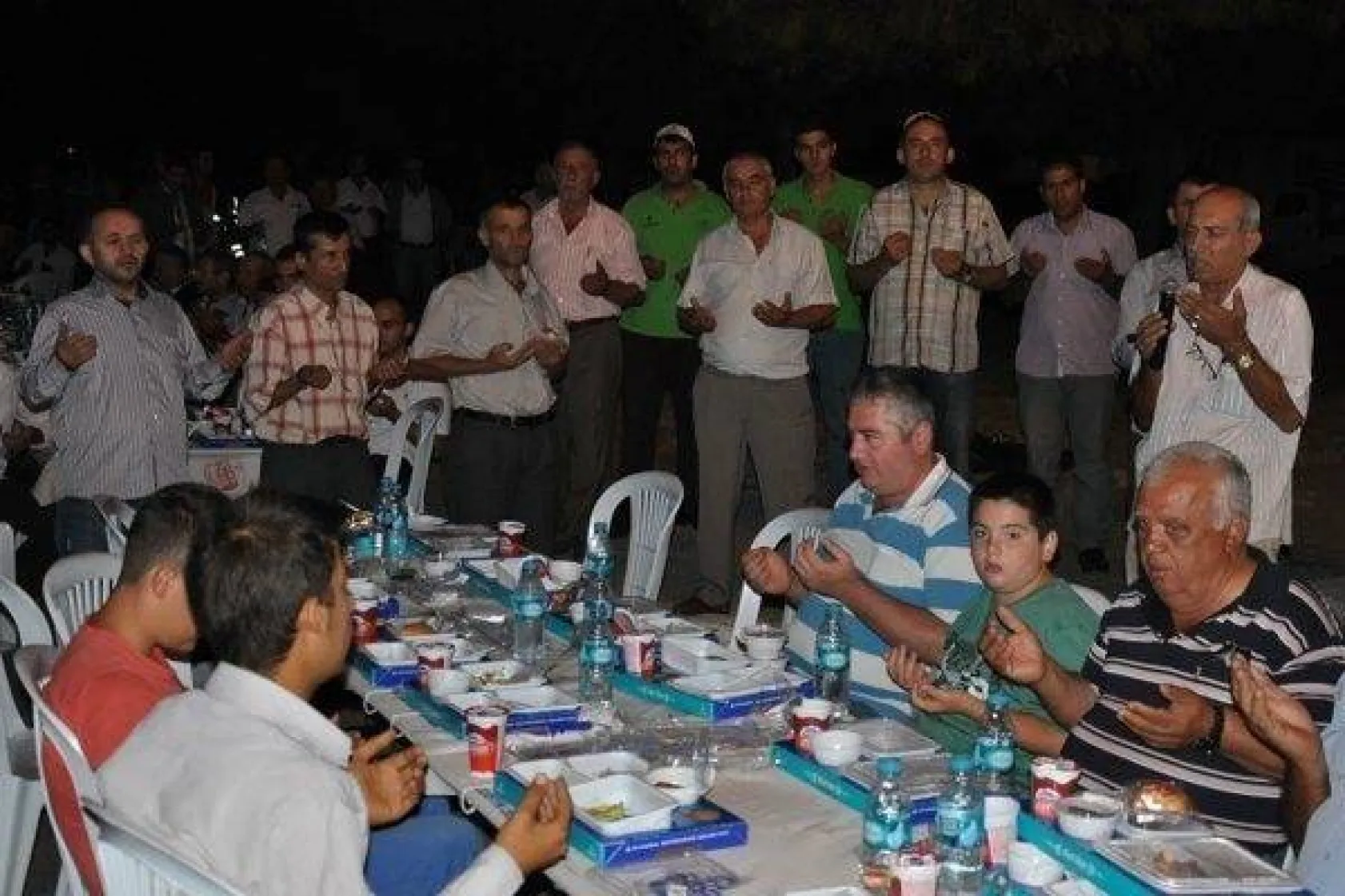 Değirmenköy'de Gönül Sofraları Kuruldu