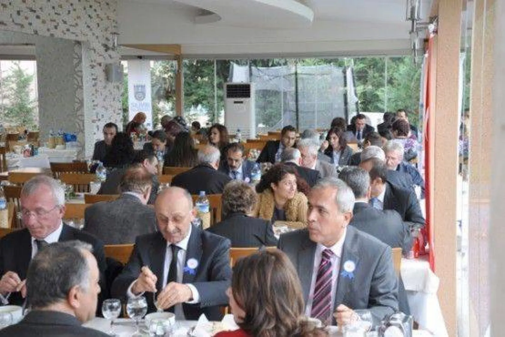 Öğretmenler yemekte buluştu