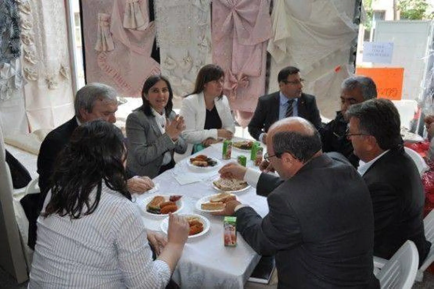 Burs için kermes düzenlediler