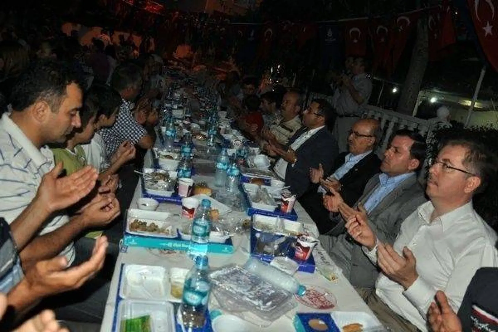 Fatih Mahallesinde 2 Bin 500 El Semaya Açıldı