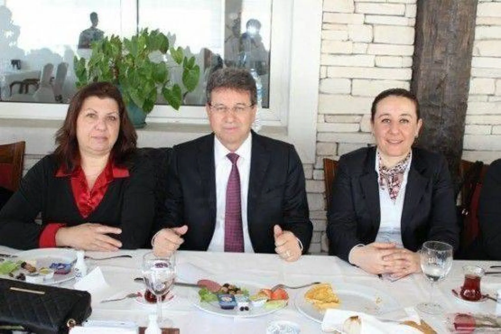 Sevgililer Günü, 30 Yıllık Çınarlar İle Kutlandı