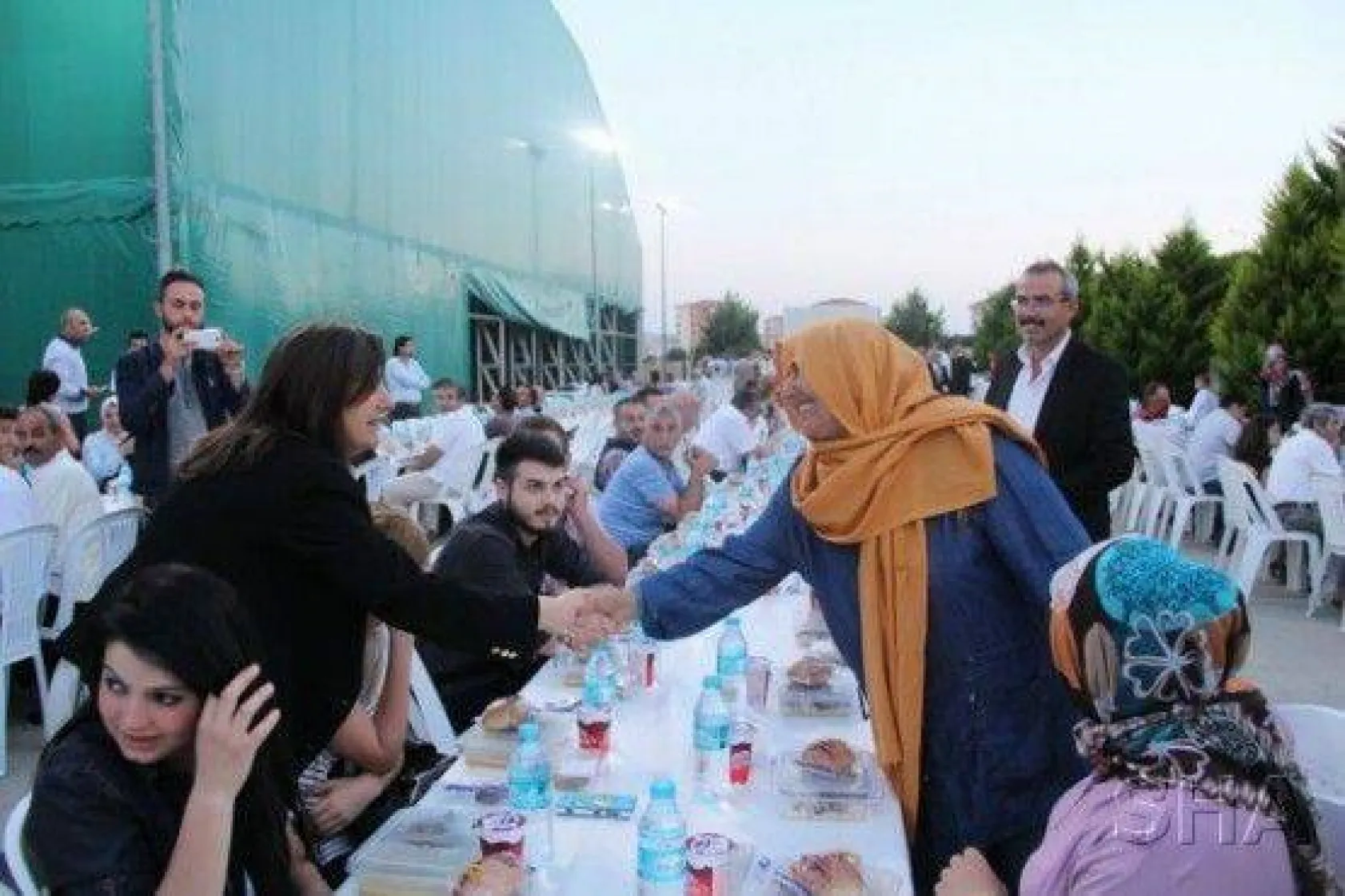 Stk'lar Ve Ak Partililer Vefa İftarında Buluştu