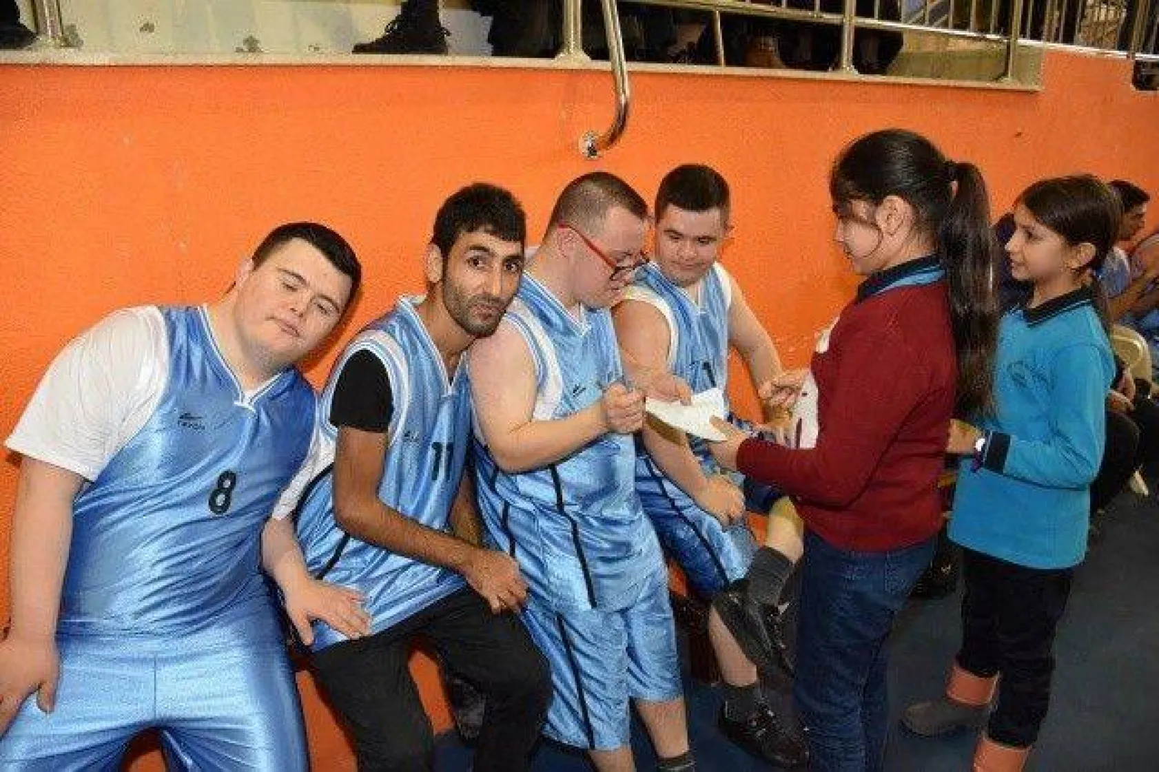 Ak Gençlerden Özel Çocuklara Özel Maç