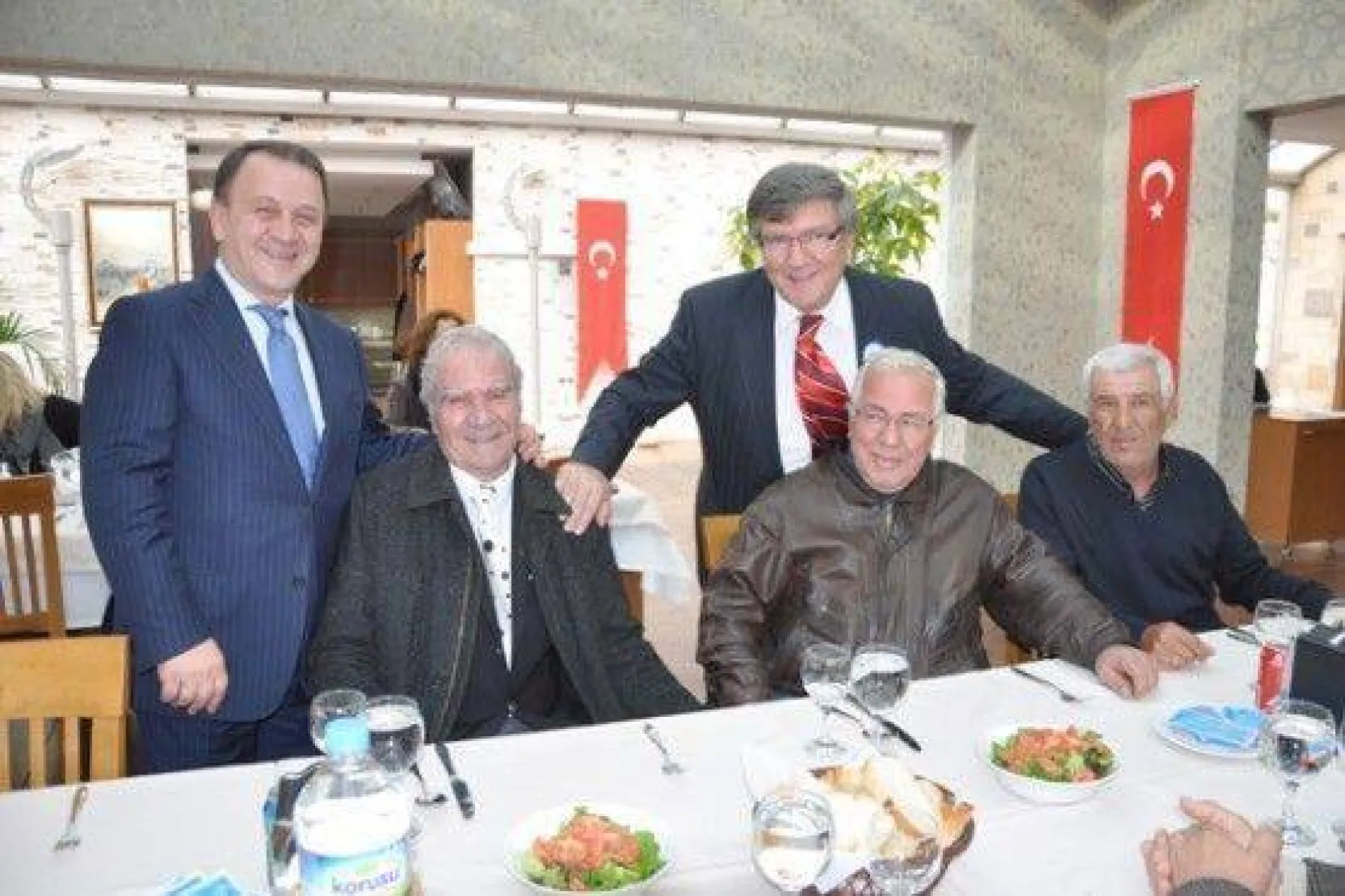 Öğretmenler yemekte buluştu