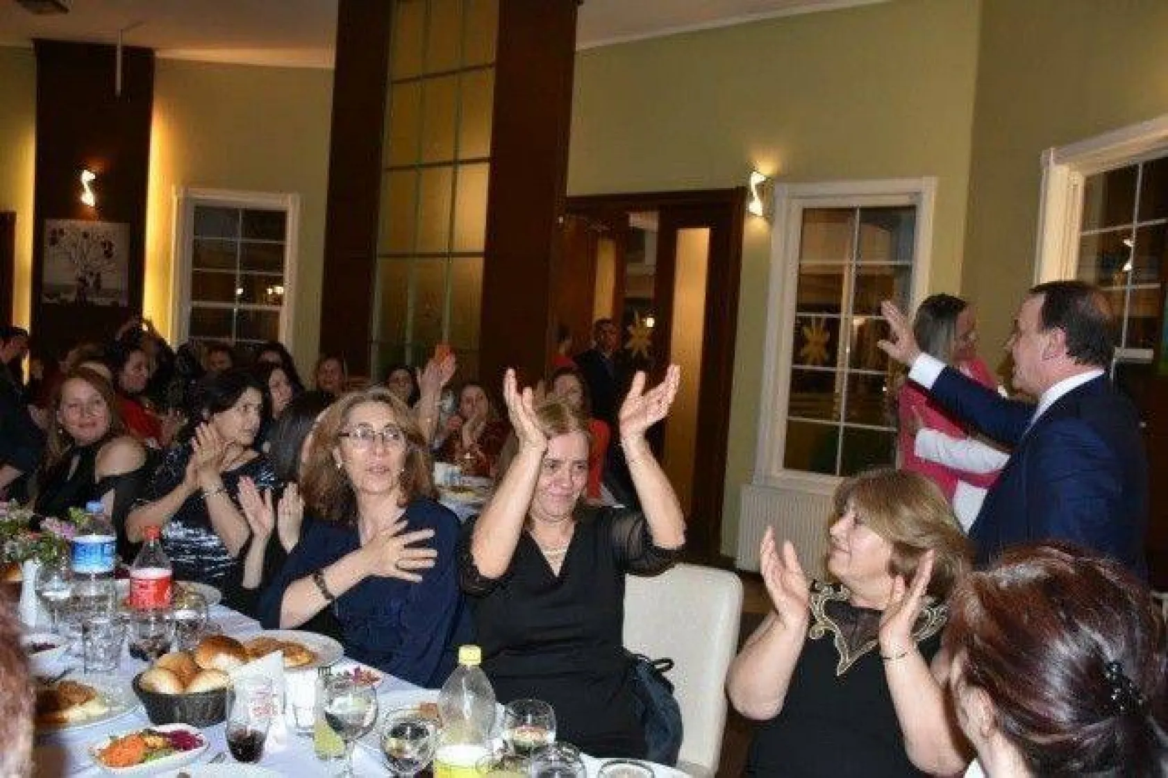 Kadınlardan Işıklar'a Sevgi Seli