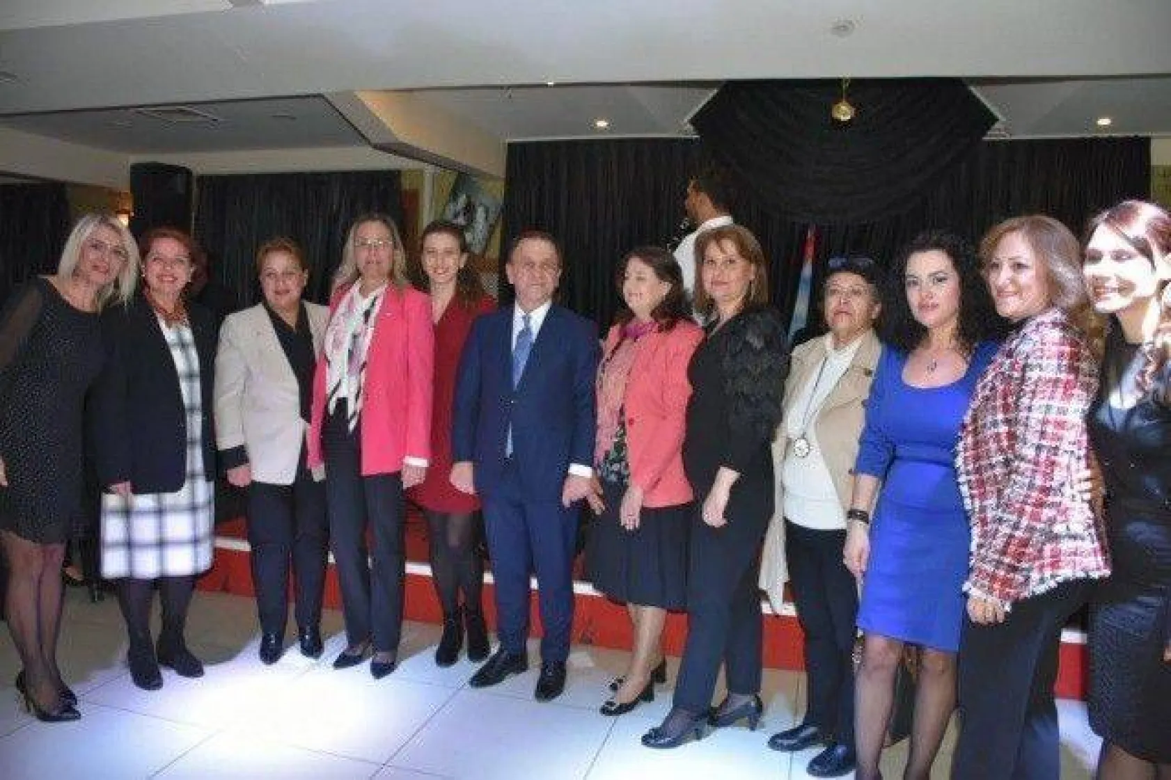 Kadınlardan Işıklar'a Sevgi Seli