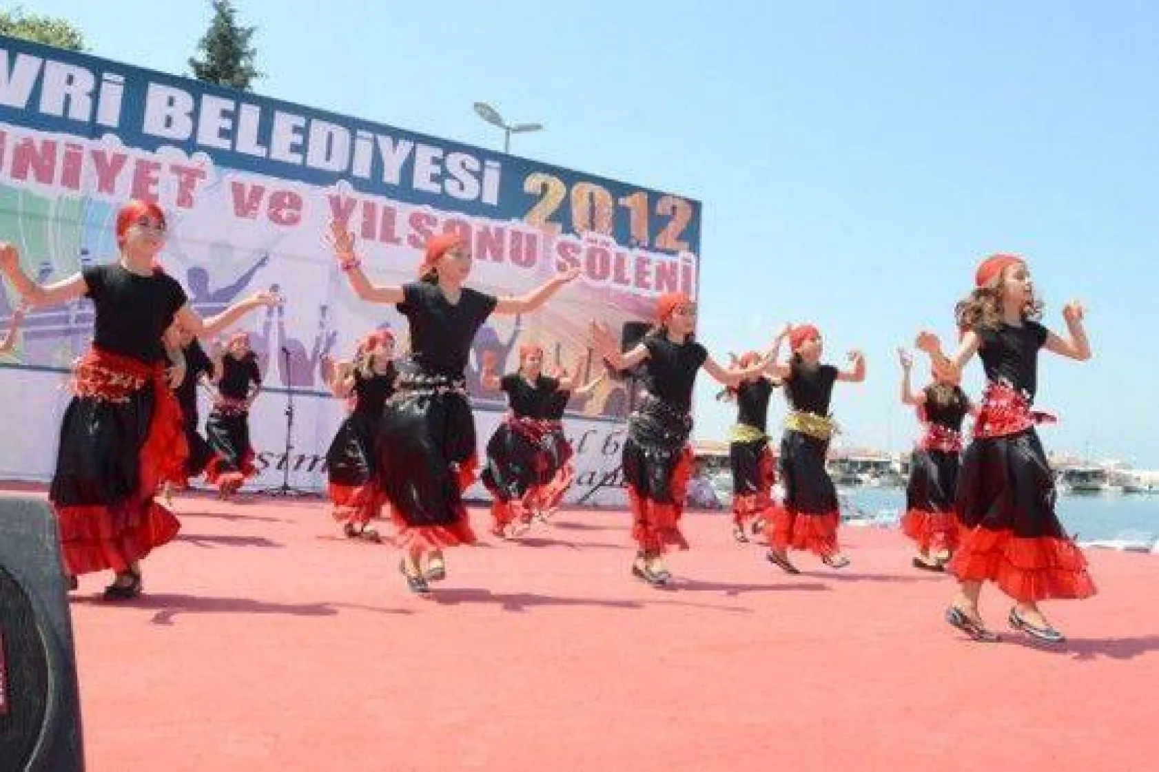 Mezuniyet coşkusu sürüyor