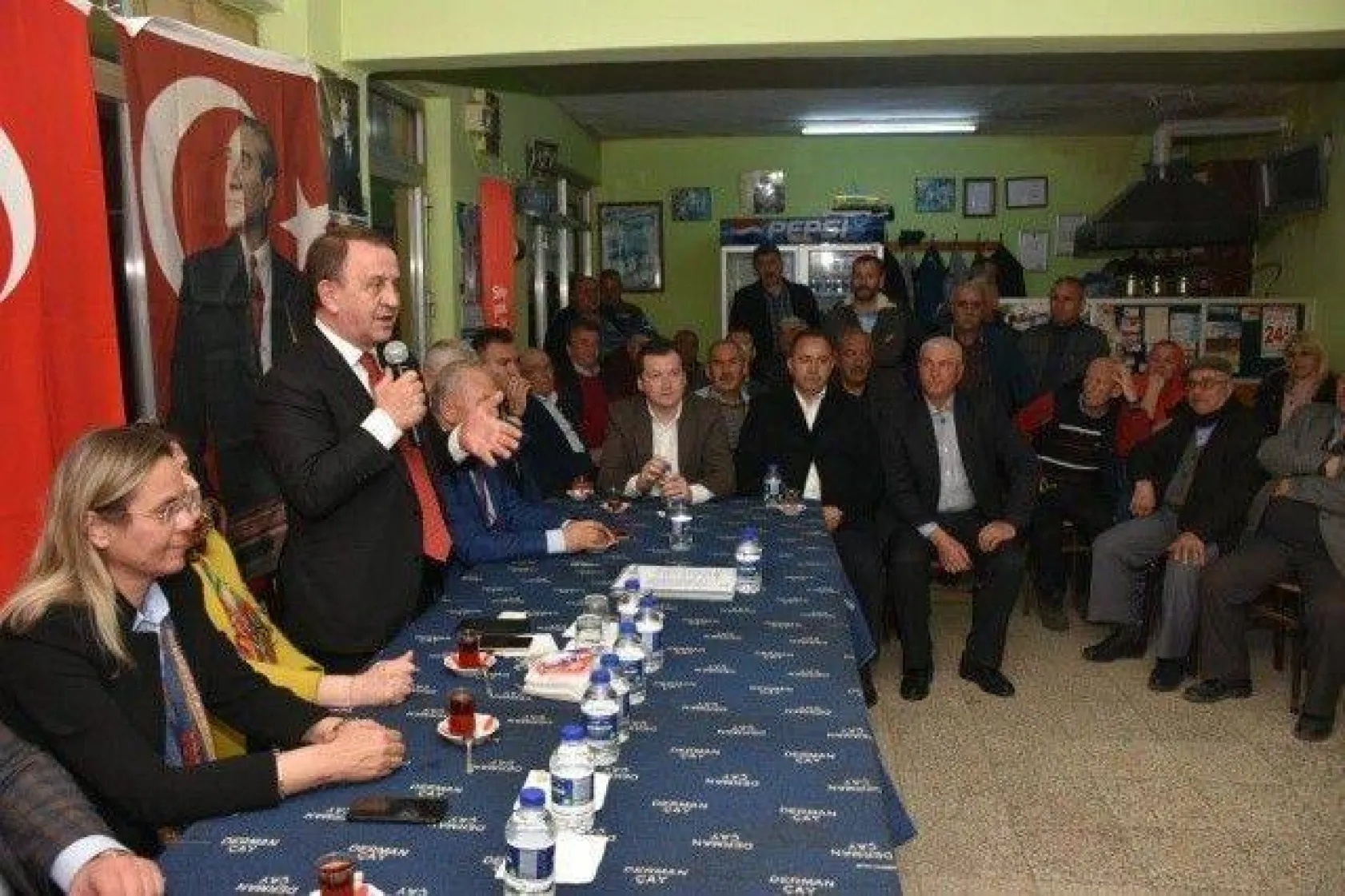 Işıklar Aynı Gece 4 Mahallede Coşkulu kalabalıklarla karşılandı