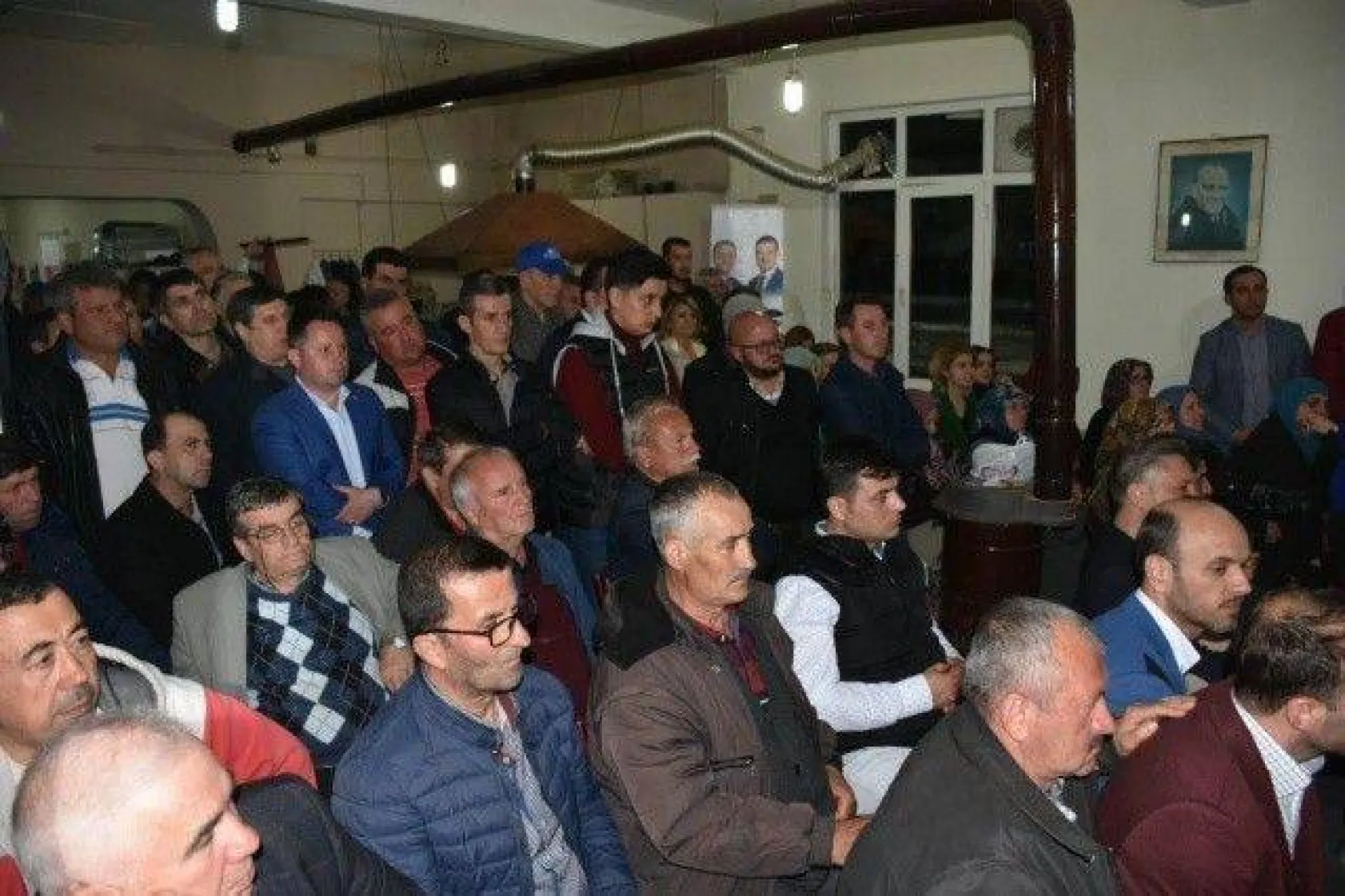 Işıklar Aynı Gece 4 Mahallede Coşkulu kalabalıklarla karşılandı