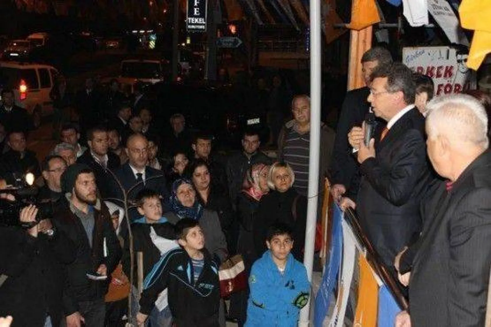 Çanta Evladını Bağrına Bastı