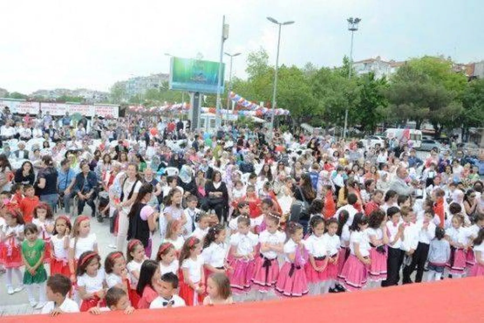 Mezuniyet coşkusu sürüyor