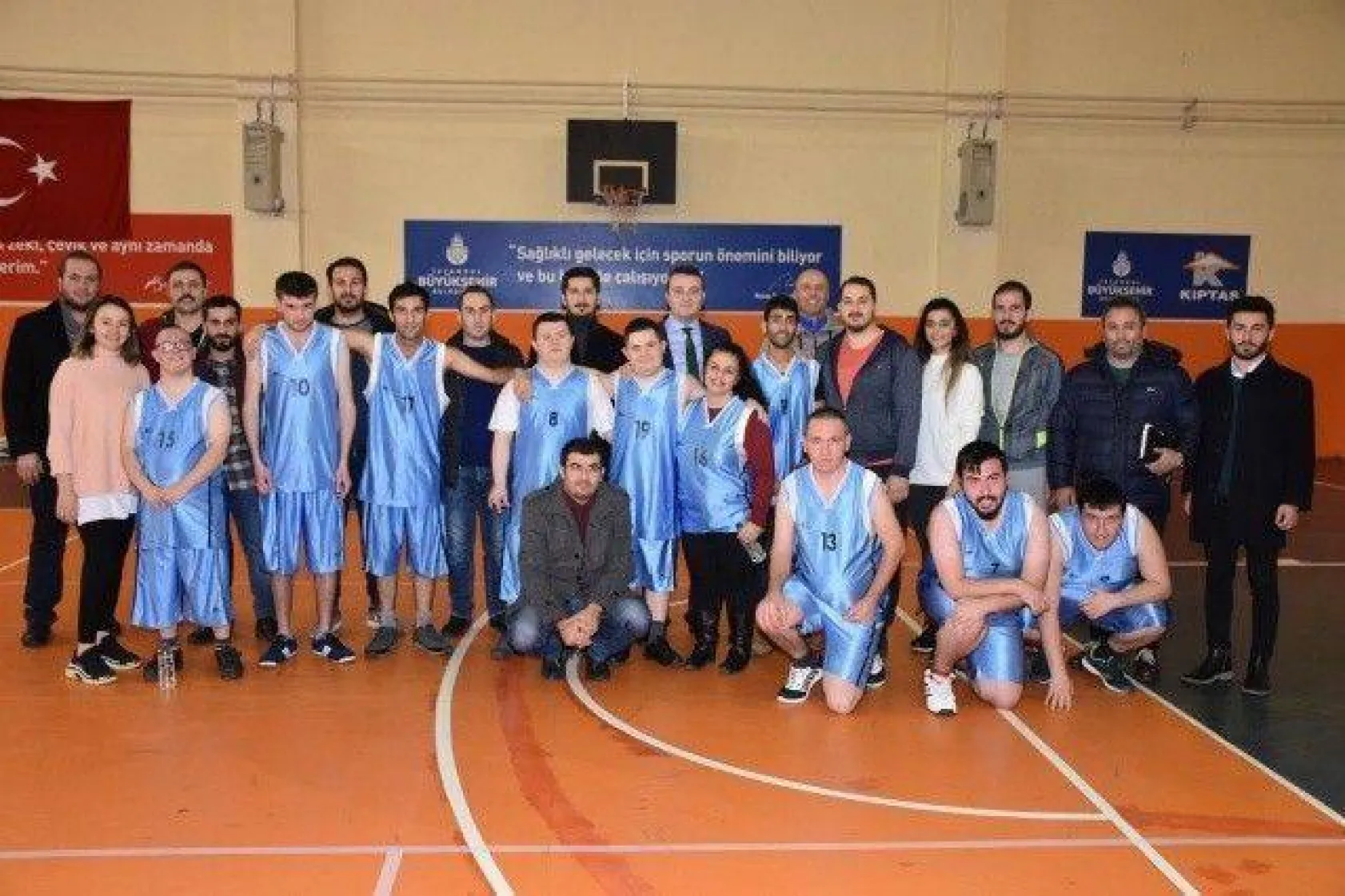 Ak Gençlerden Özel Çocuklara Özel Maç