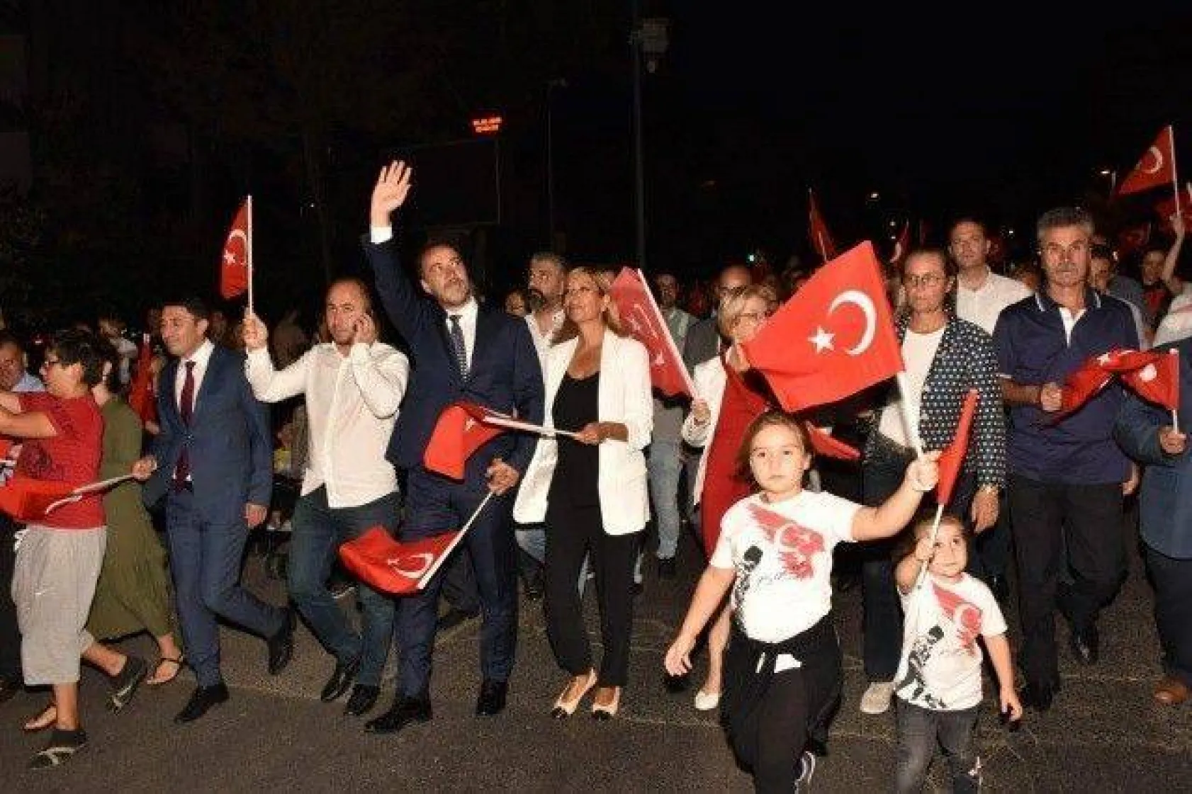 30 Ağustos coşkusu sokaklara taştı