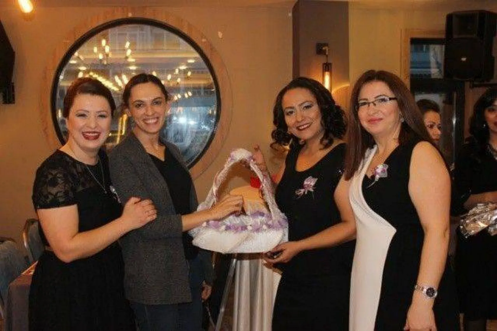 Piri Paşalı kadınlar doyasıya eğlendi [Foto Galeri]