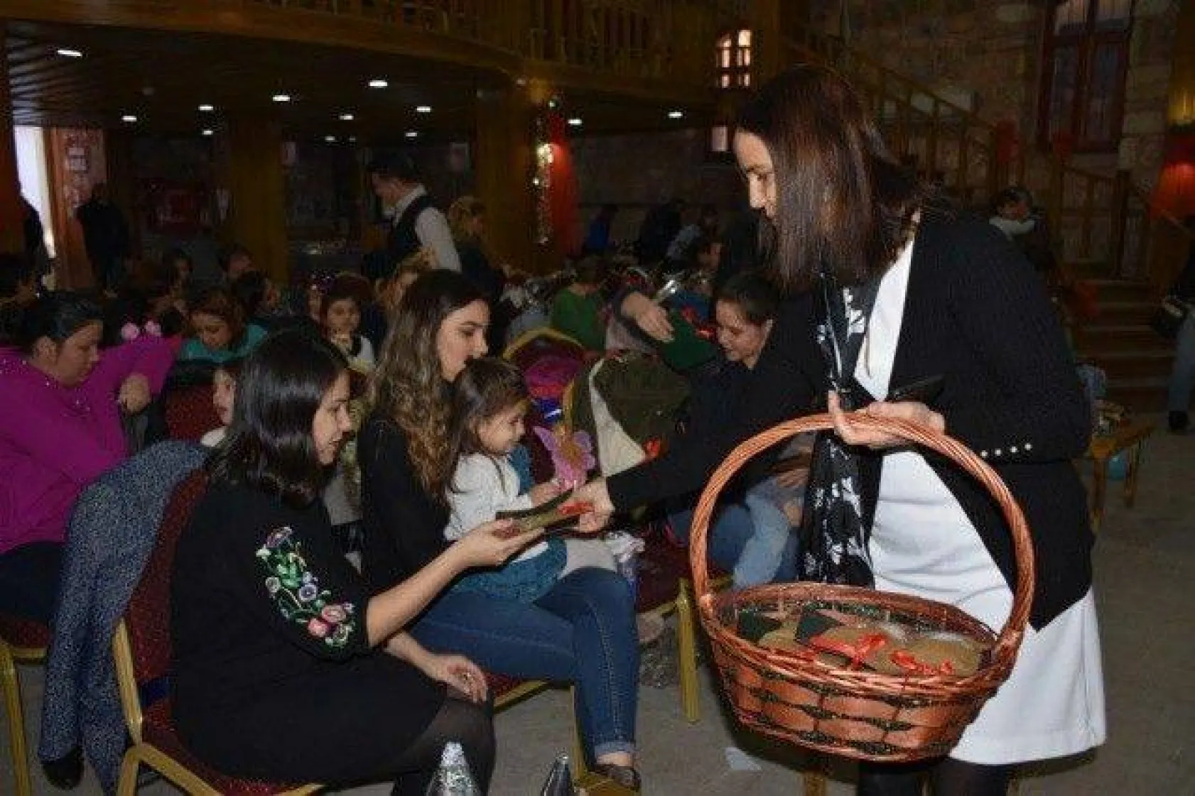 Miniklere Erken Yeni Yılı Kutlaması