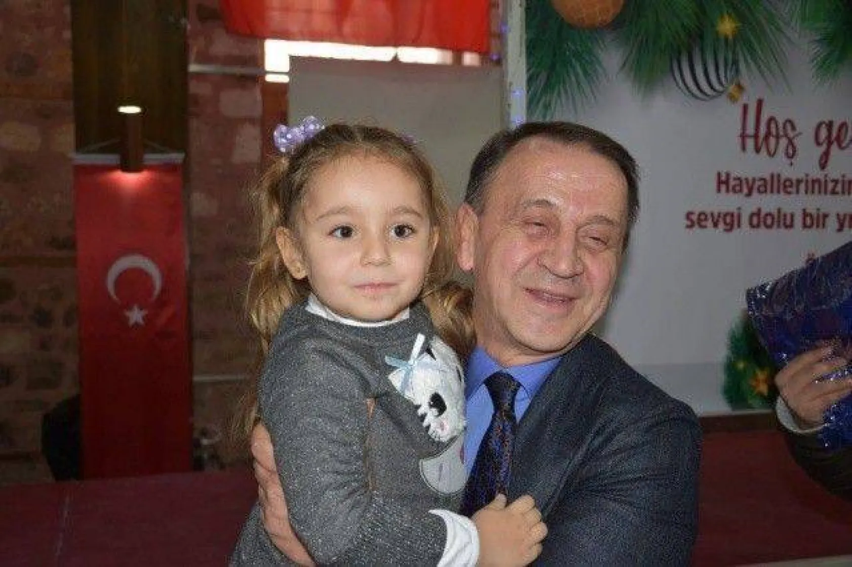 Miniklere Erken Yeni Yılı Kutlaması