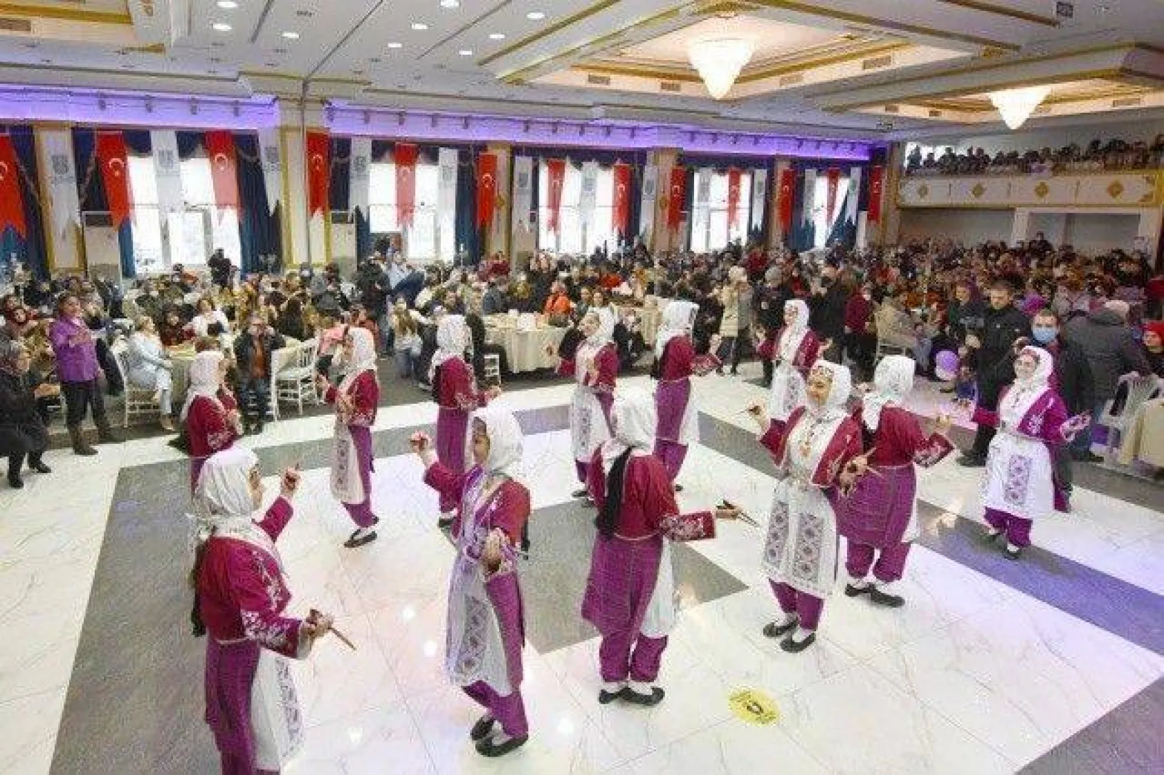 Silivrili Kadınlar Nadide Sultan ile Eğlendi