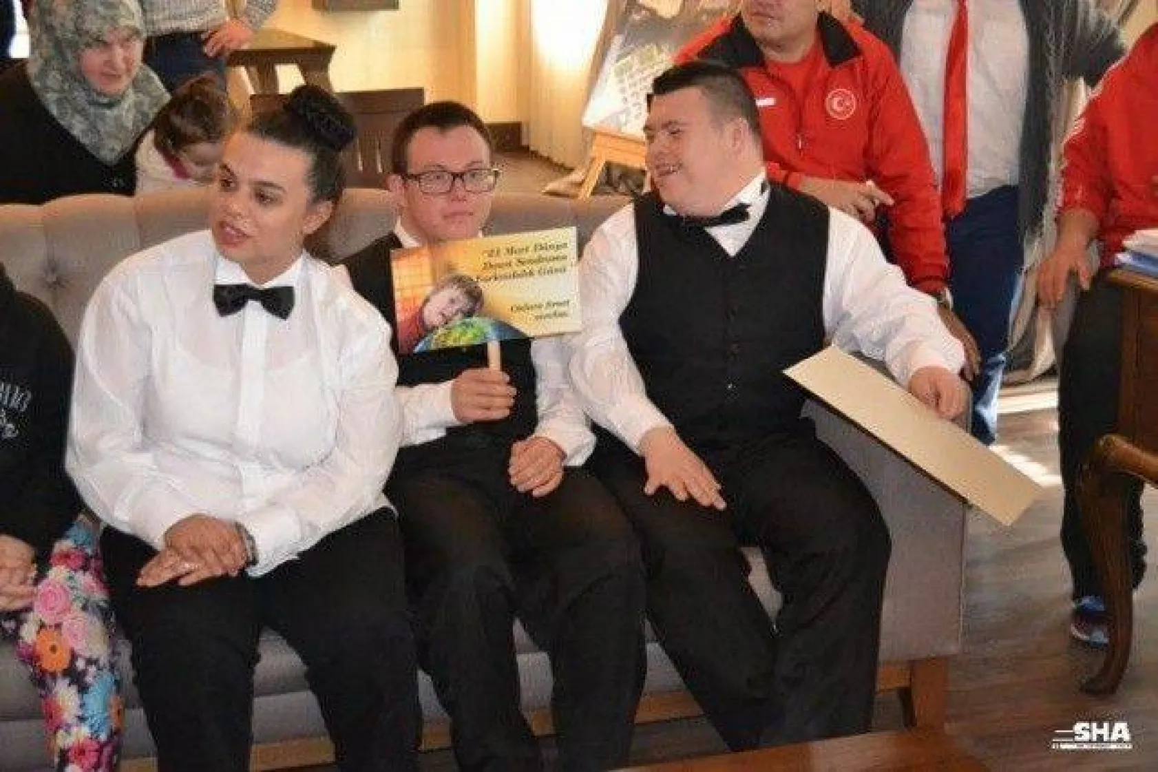 Tıpkı Bizim Gibiler +1 Farkla