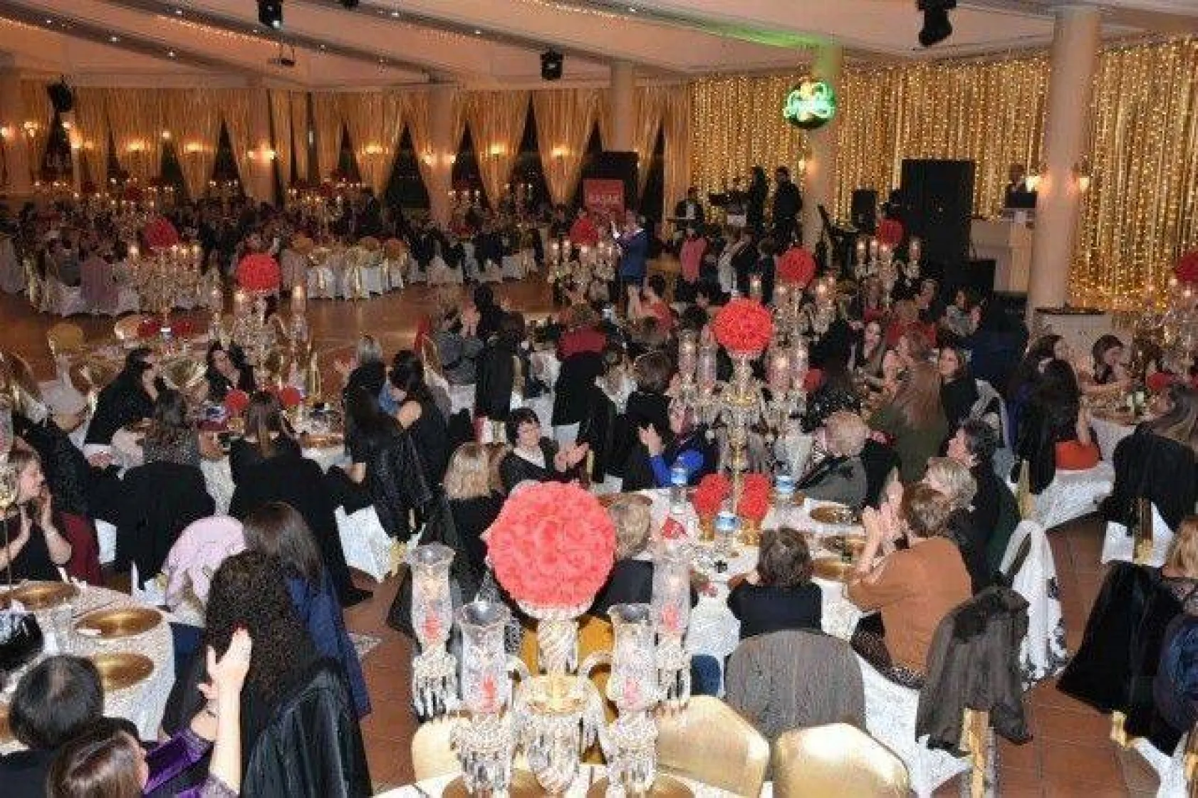 Kadınlardan Işıklar'a Sevgi Seli