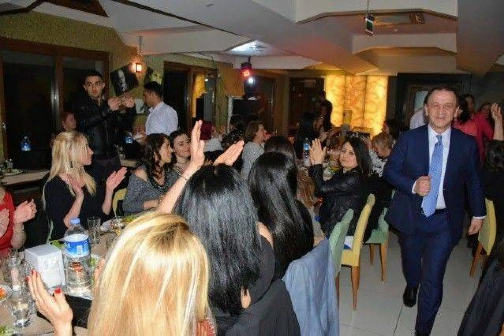 Kadınlardan Işıklar'a Sevgi Seli