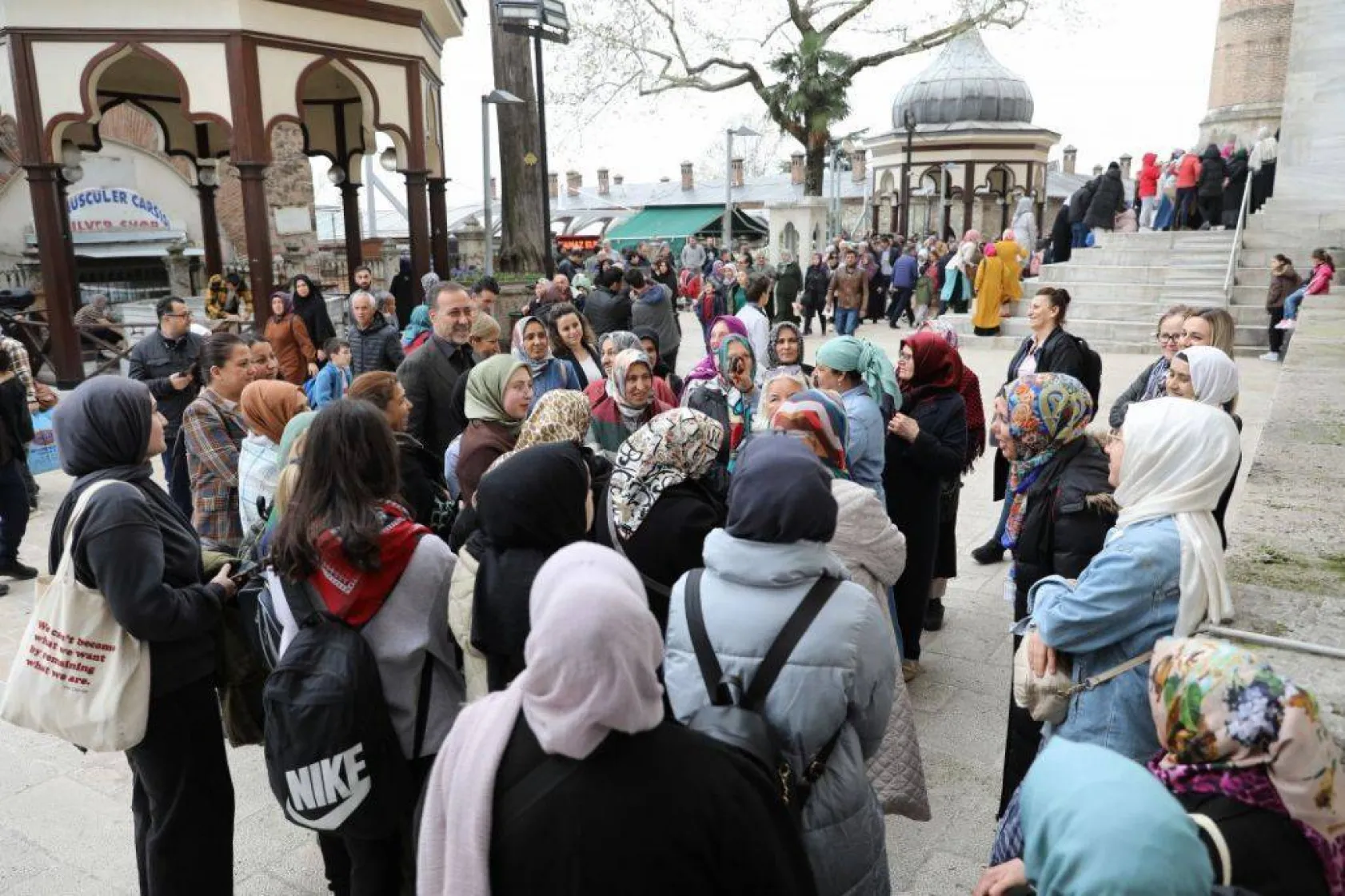 Başkan Yılmaz Bursa'da kadınlarla seslendi: Ant olsun!