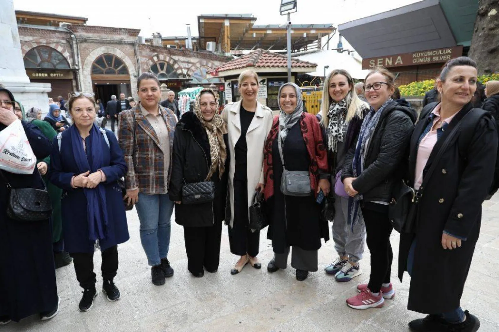 Başkan Yılmaz Bursa'da kadınlarla seslendi: Ant olsun!