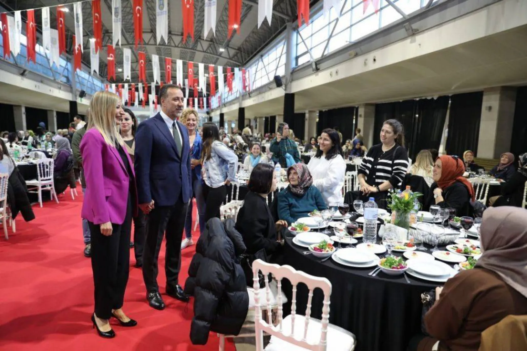 Başkan Yılmaz Bursa'da kadınlarla seslendi: Ant olsun!