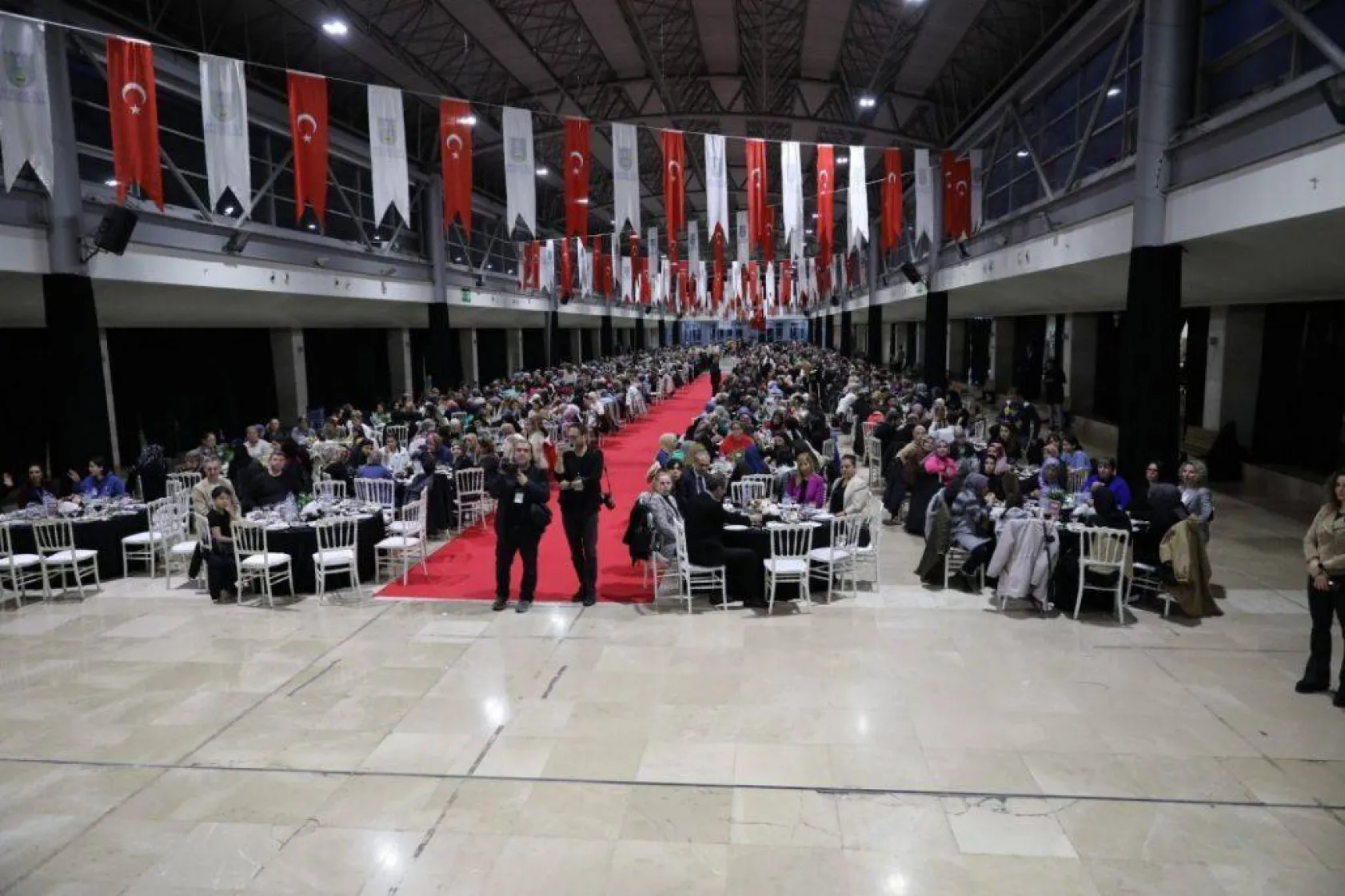 Başkan Yılmaz Bursa'da kadınlarla seslendi: Ant olsun!