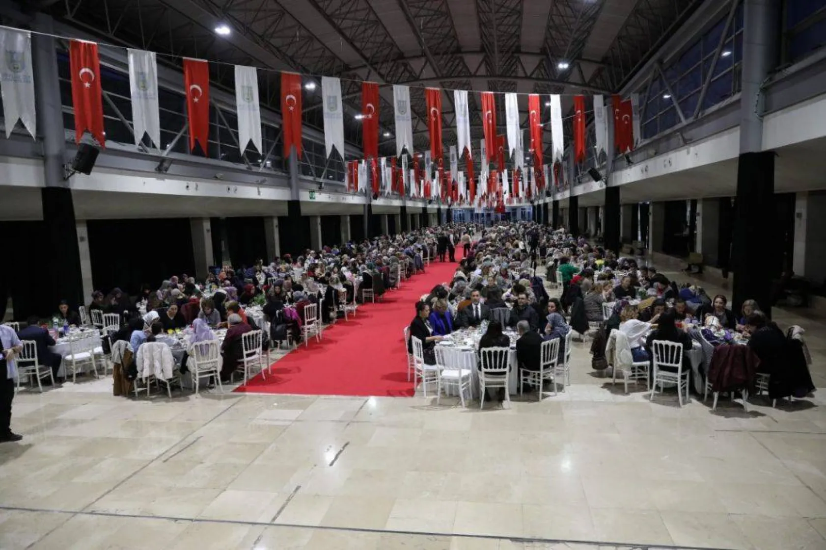 Başkan Yılmaz Bursa'da kadınlarla seslendi: Ant olsun!