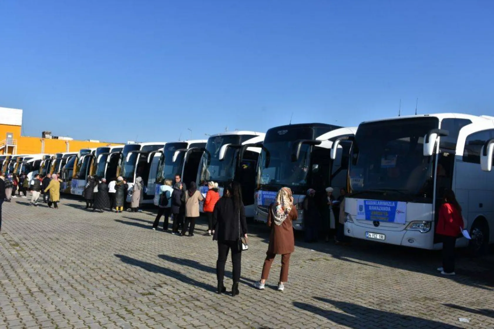 Başkan Yılmaz Bursa'da kadınlarla seslendi: Ant olsun!