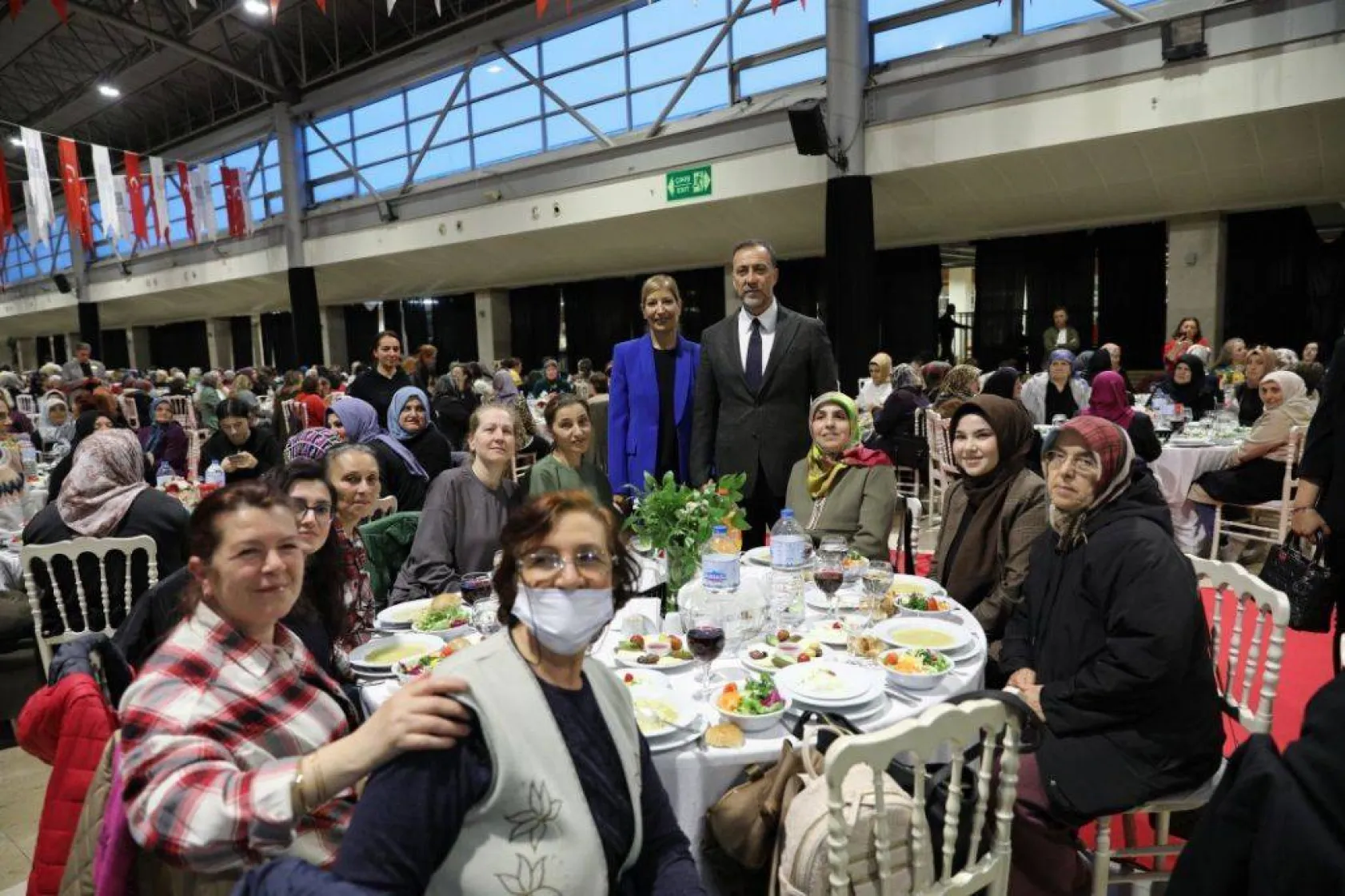 Başkan Yılmaz Bursa'da kadınlarla seslendi: Ant olsun!