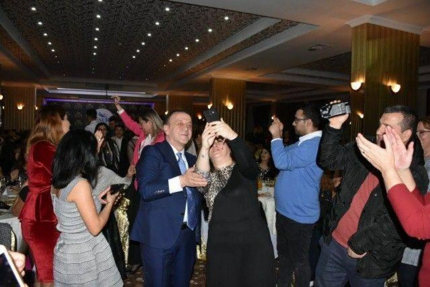 Kadınlardan Işıklar'a Sevgi Seli