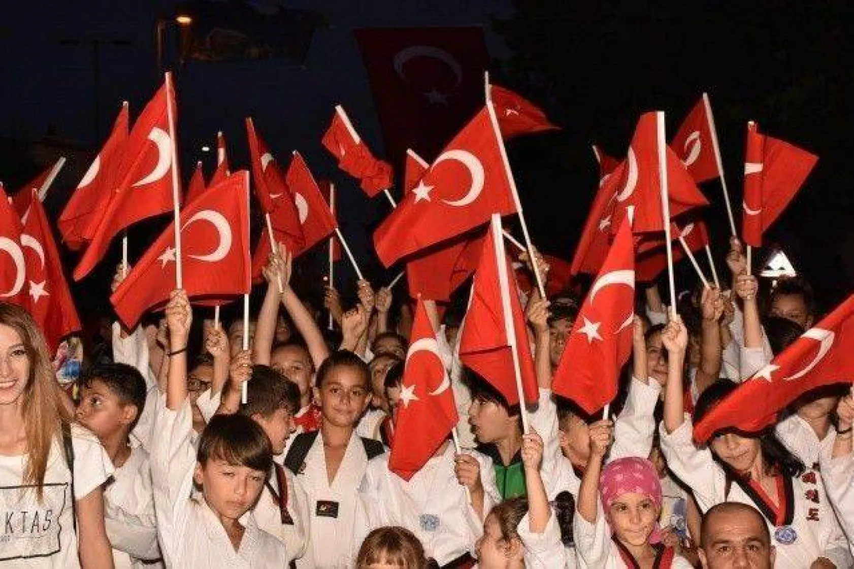 30 Ağustos coşkusu sokaklara taştı